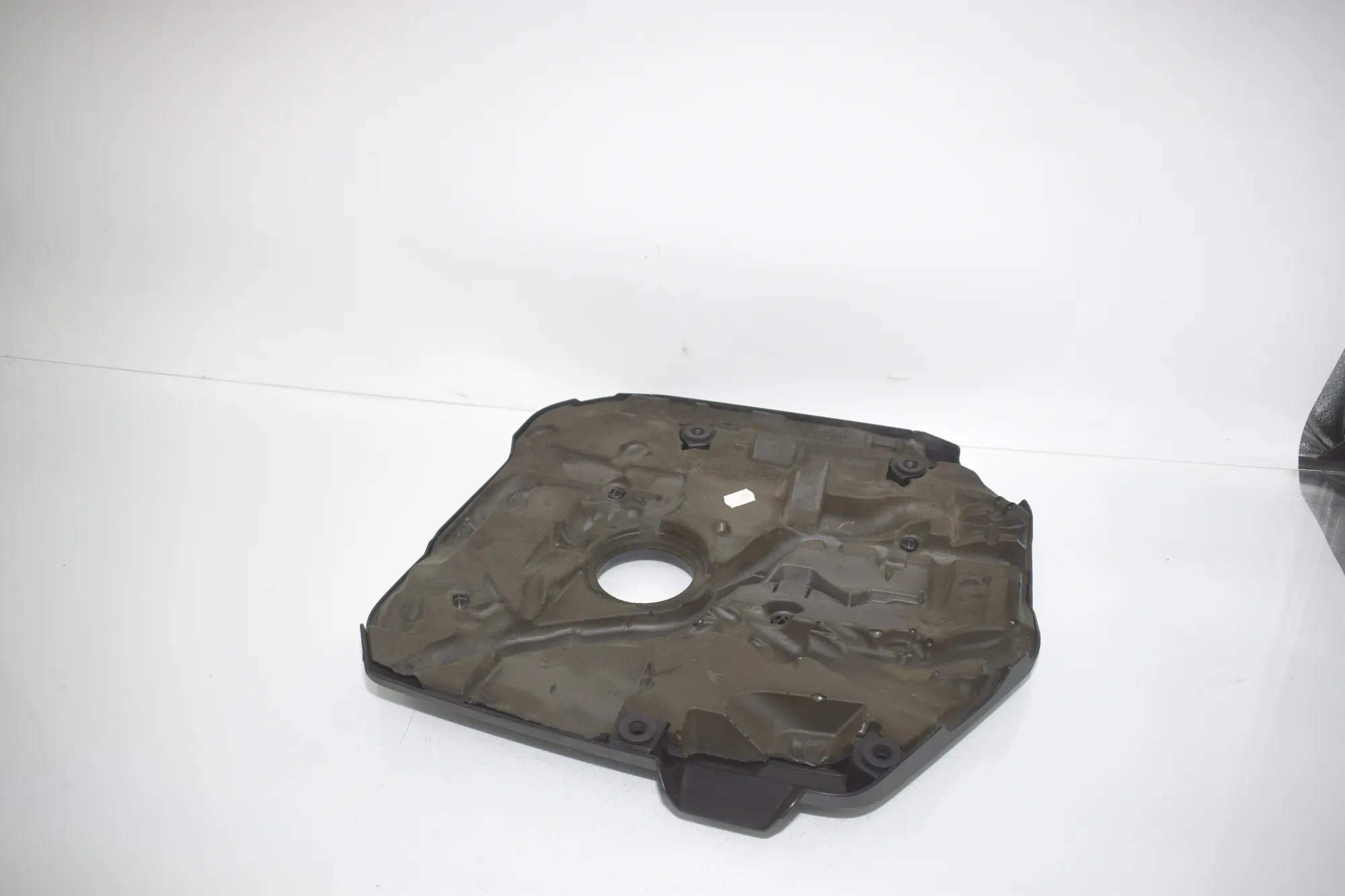 Engine Cover – OEM 8656447 · BMW X1 (F48) BMW X1 (F48) sDrive 18 i 2018 – 4