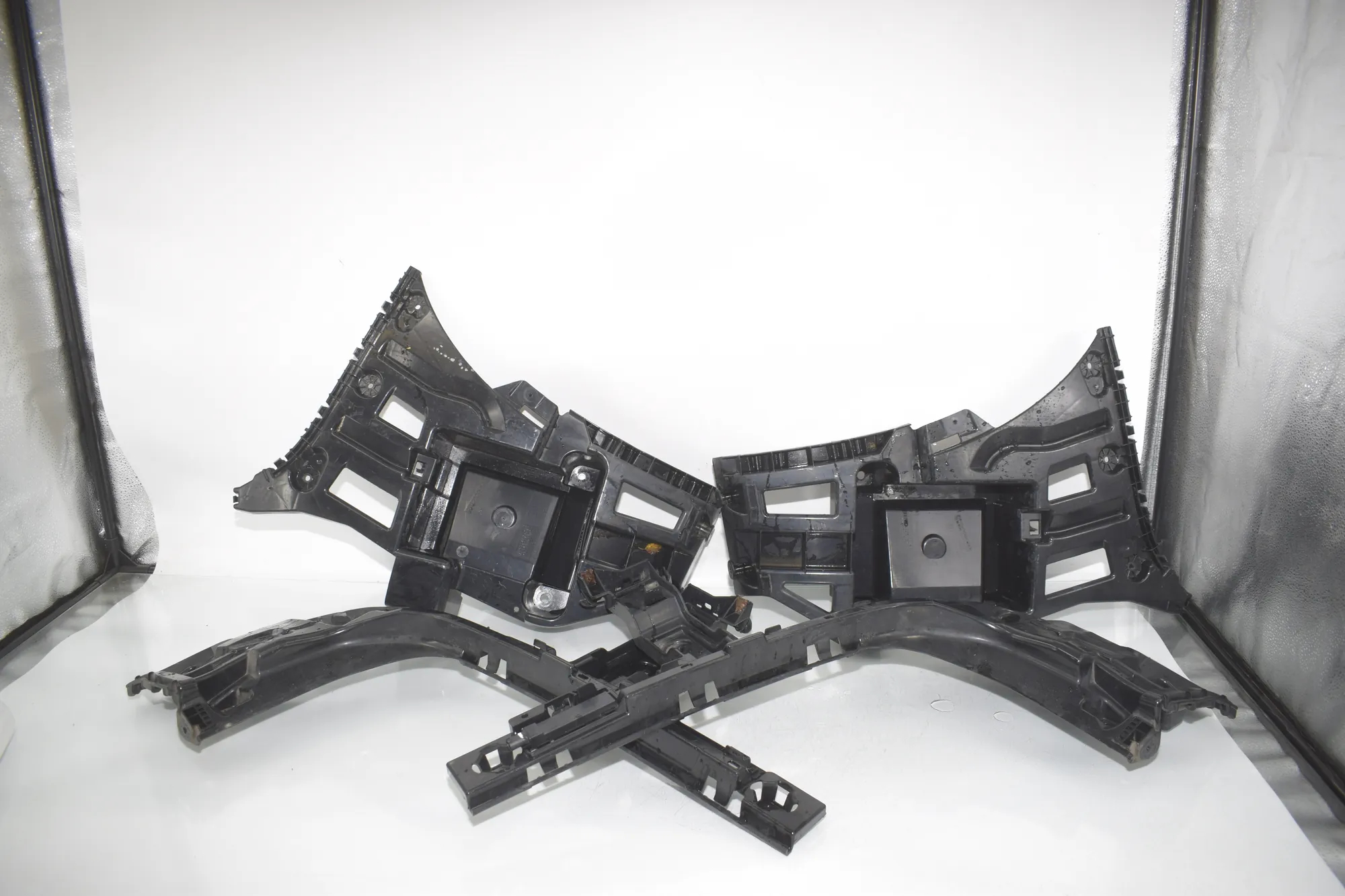 Rear Left Bumper Bracket – OEM 7381119 · BMW X1 (F48) BMW X1 (F48) sDrive 18 i 2018 – 2