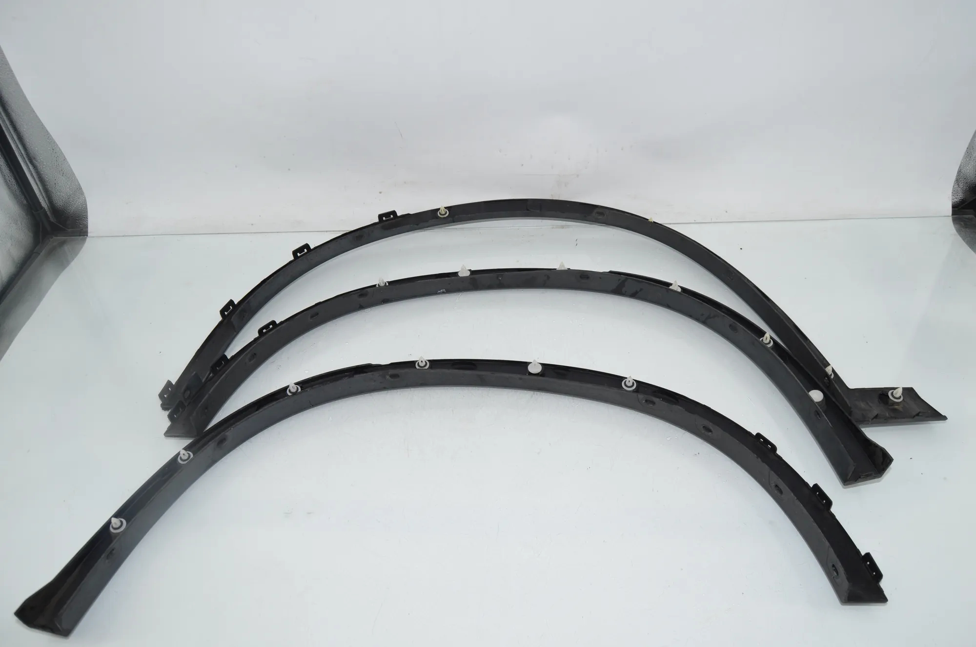 Front Right Fender Arch Trim – OEM 7332338 · BMW X1 (F48) BMW X1 (F48) sDrive 18 i 2018 – 3