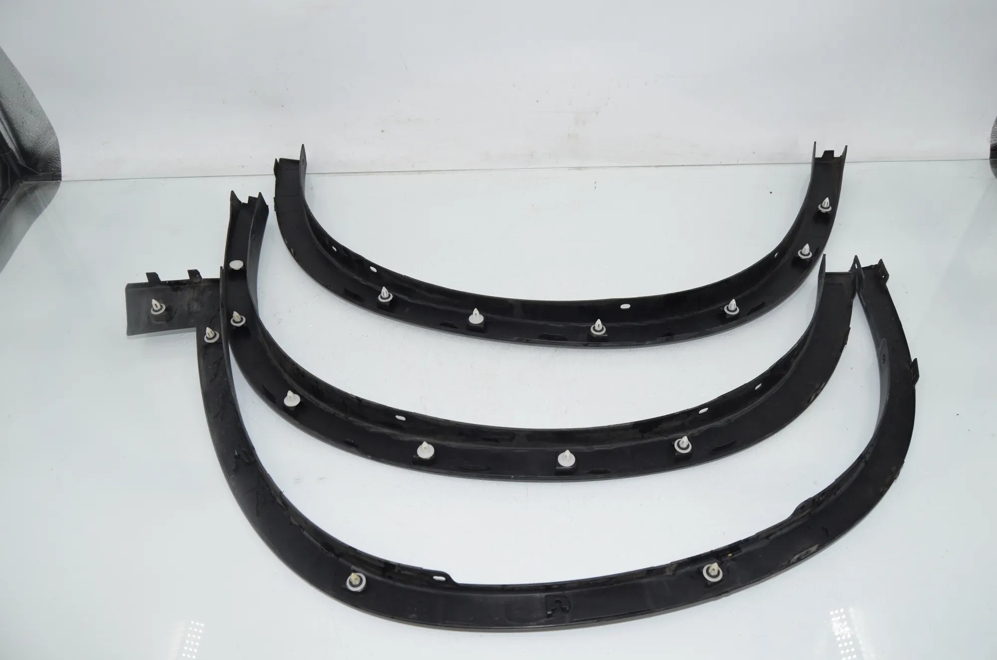 Front Right Fender Arch Trim – OEM 7332338 · BMW X1 (F48) BMW X1 (F48) sDrive 18 i 2018 – 4