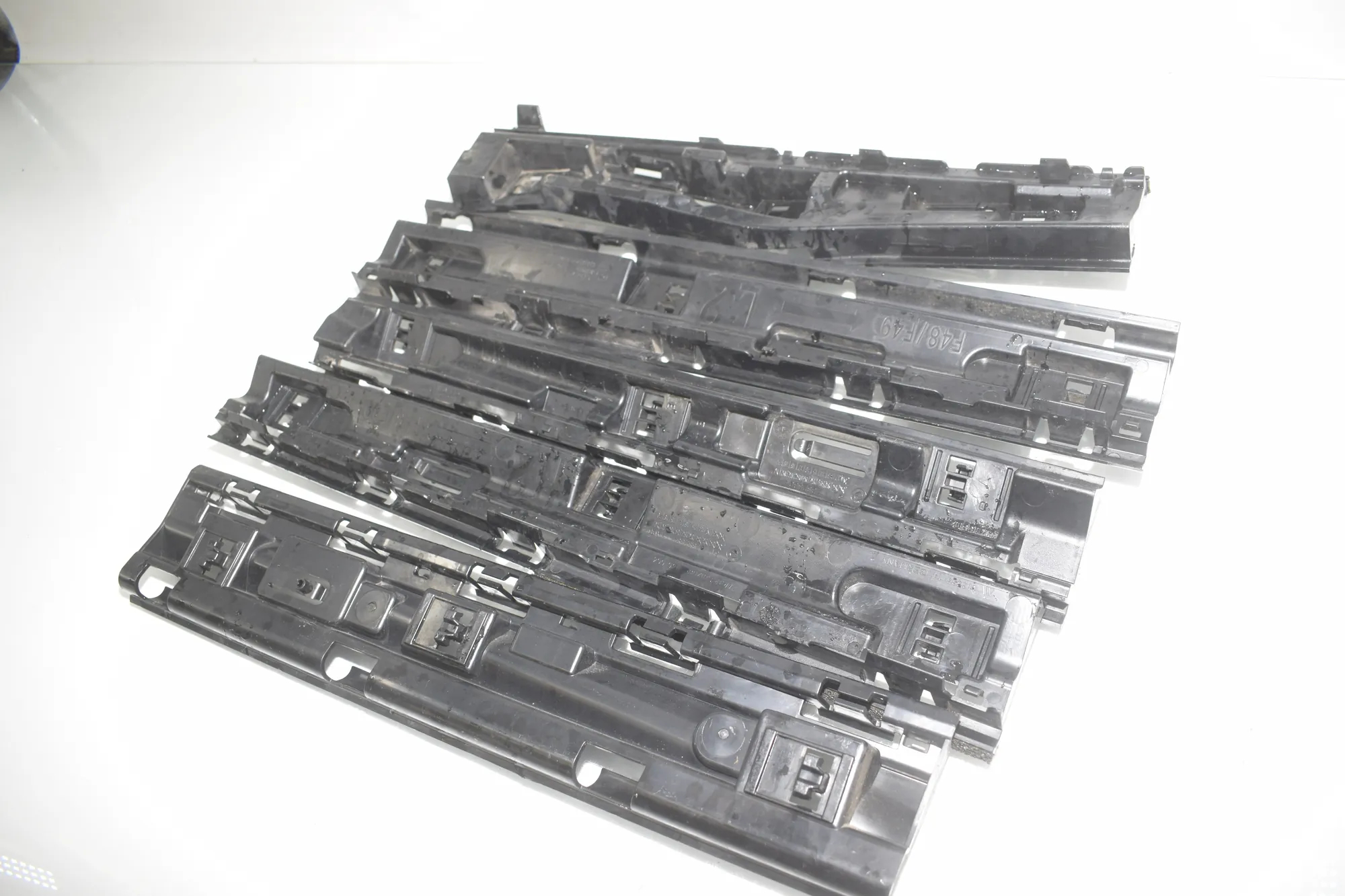 Sideskirt Bracket – OEM 7332329 · BMW X1 (F48) BMW X1 (F48) sDrive 18 i 2018 – 2