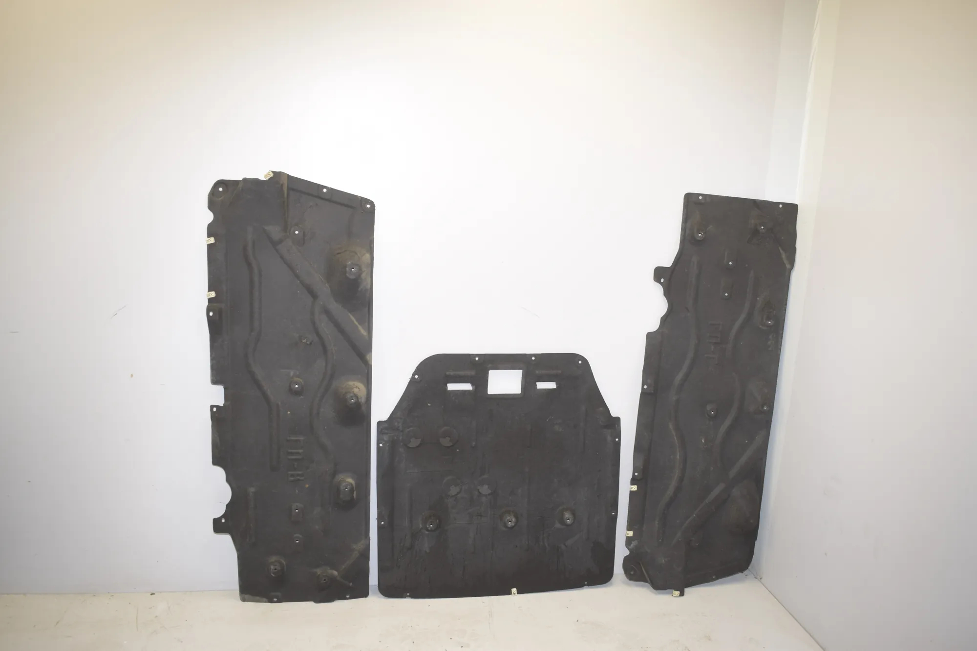Left Side Underbody Cover – OEM 7290803 · BMW X1 (F48) BMW X1 (F48) sDrive 18 i 2018