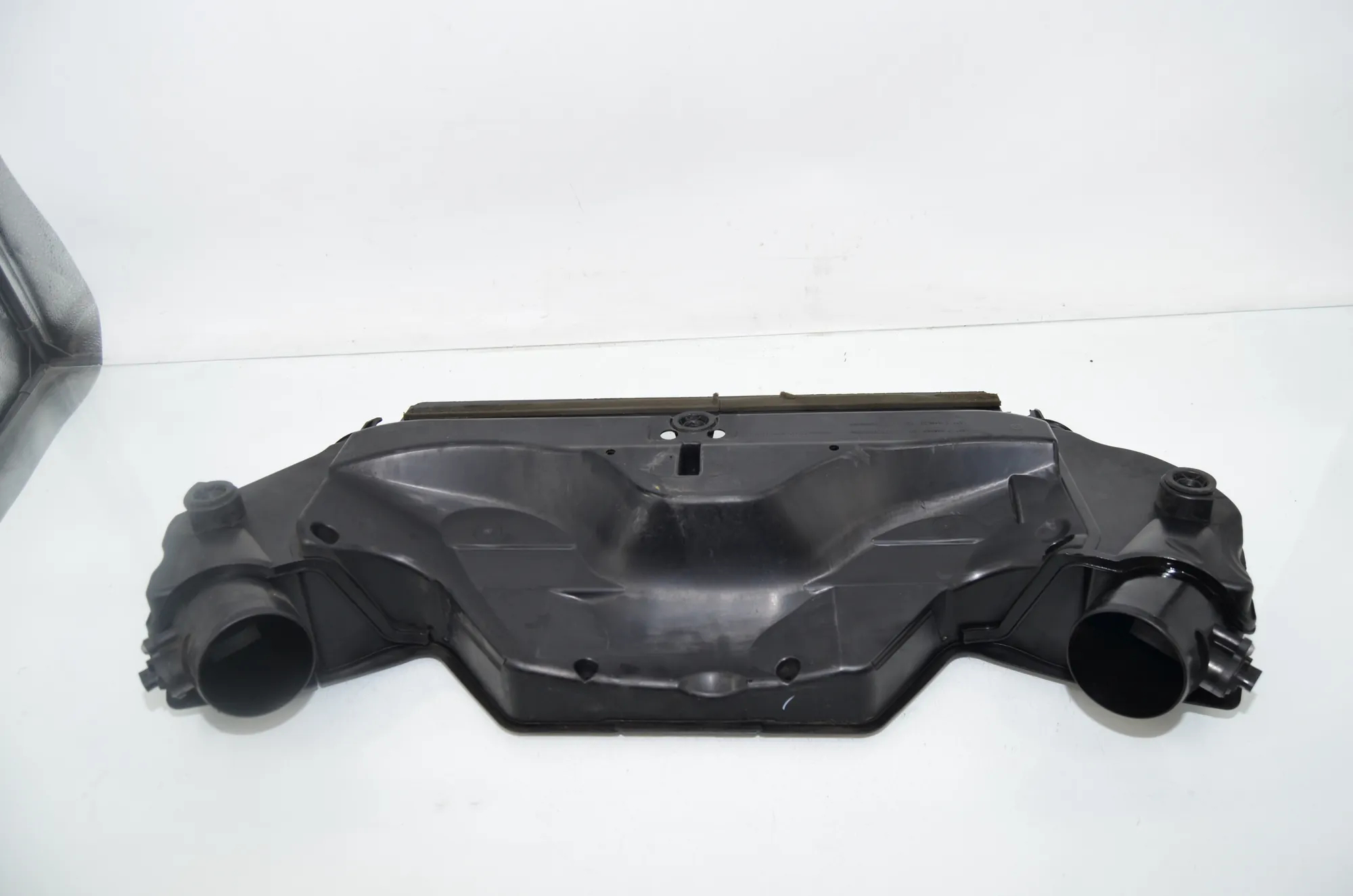 Air Filter Box – OEM 7638564 · BMW X5 (F15, F85) BMW X5 (F15, F85) M 2018 – 4