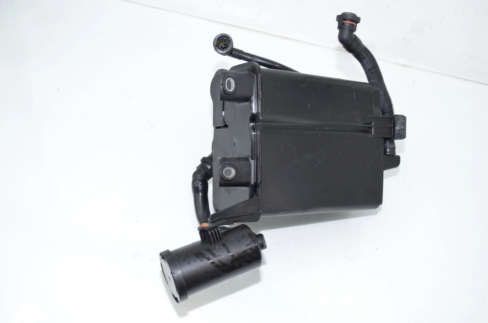 Charcoal Container Filter – OEM 7327885 · BMW X5 (F15, F85) BMW X5 (F15, F85) M 2018 – 3