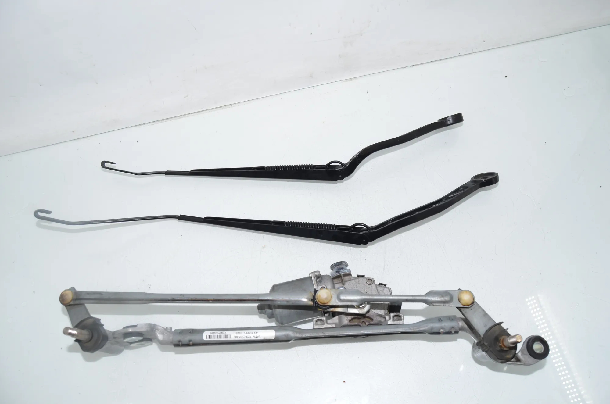 Front Windshield Wiper Mechanism – OEM 7292653 · BMW X5 (F15, F85) BMW X5 (F15, F85) M 2018 – 3