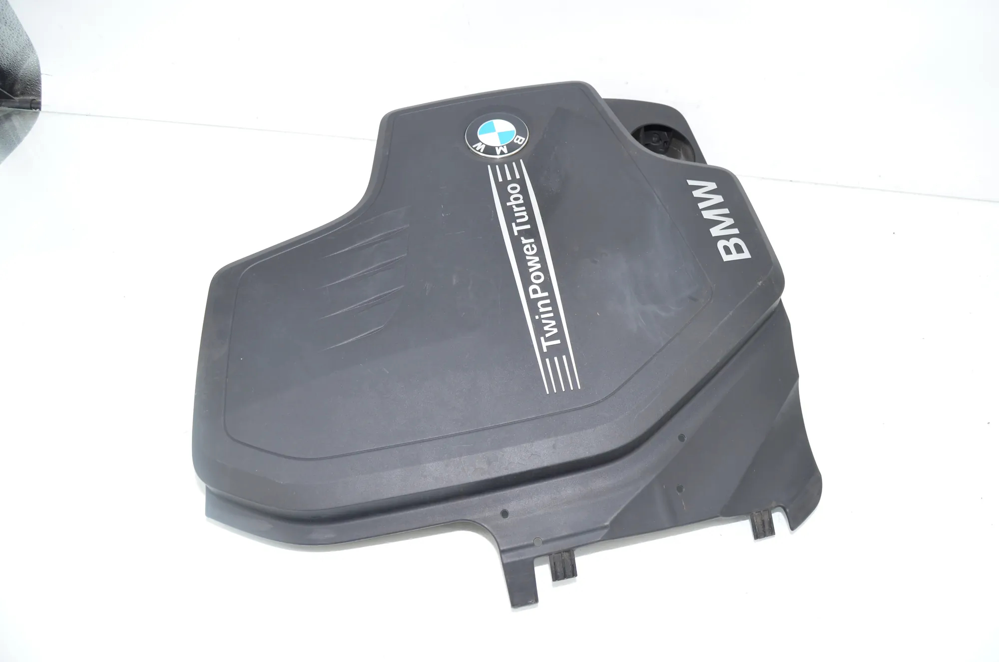 Engine Cover – OEM 7604564 · BMW 3 (F30, F80) BMW 3 (F30, F80) 320 i 2012 – 2