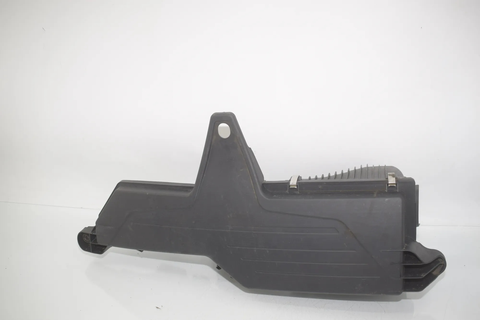 Air Filter Box – OEM 7597589 · BMW 3 (F30, F80) BMW 3 (F30, F80) 320 i 2012