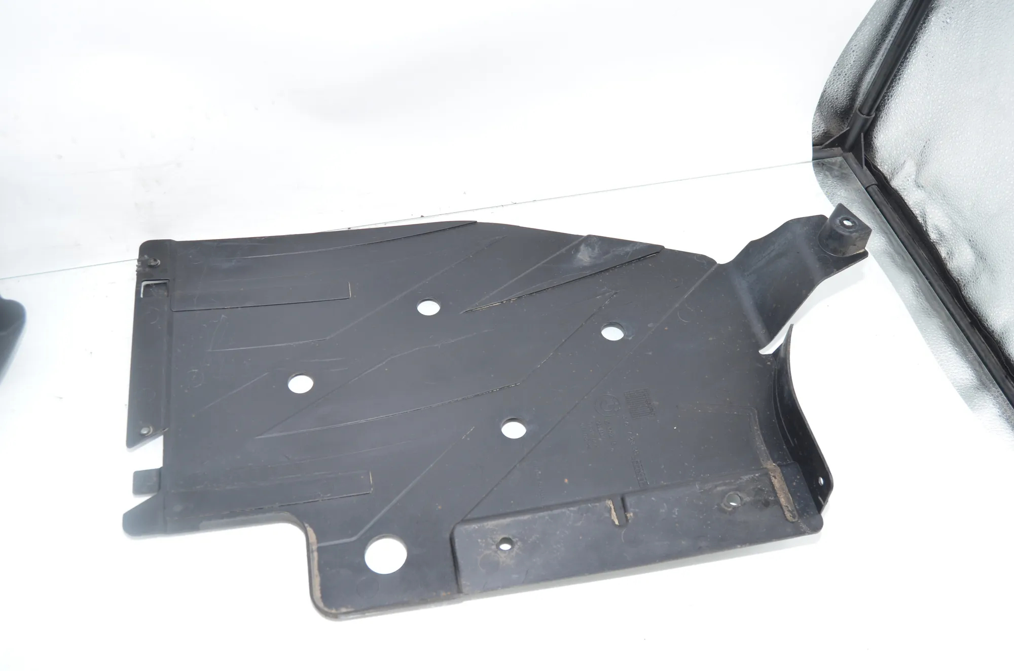 Other Underbody Cover – OEM 6796137 · BMW 3 Touring (F31) BMW 3 Touring (F31) 320 d 2012 – 4