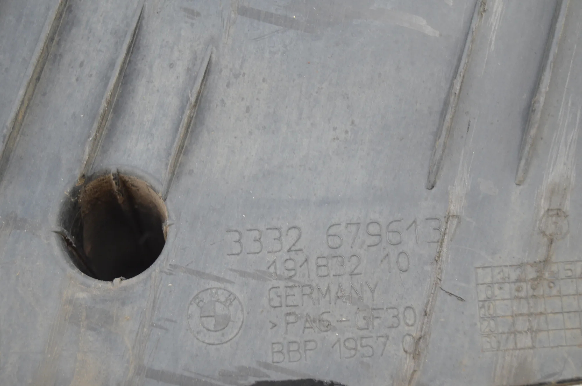Other Underbody Cover – OEM 6796137 · BMW 3 Touring (F31) BMW 3 Touring (F31) 320 d 2012 – 7