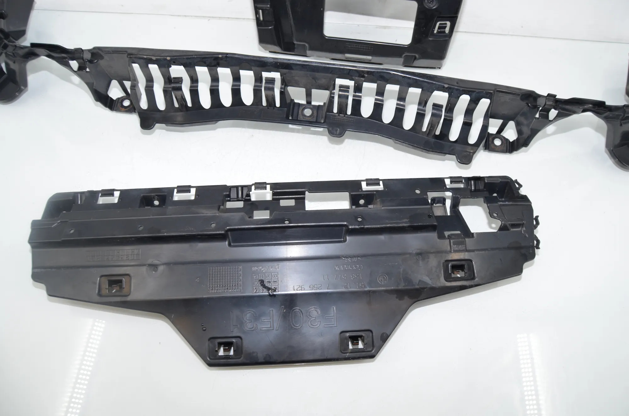 Rear Bumper Middle Bracket – OEM 7260462 · BMW 3 Touring (F31) BMW 3 Touring (F31) 320 d 2012 – 3