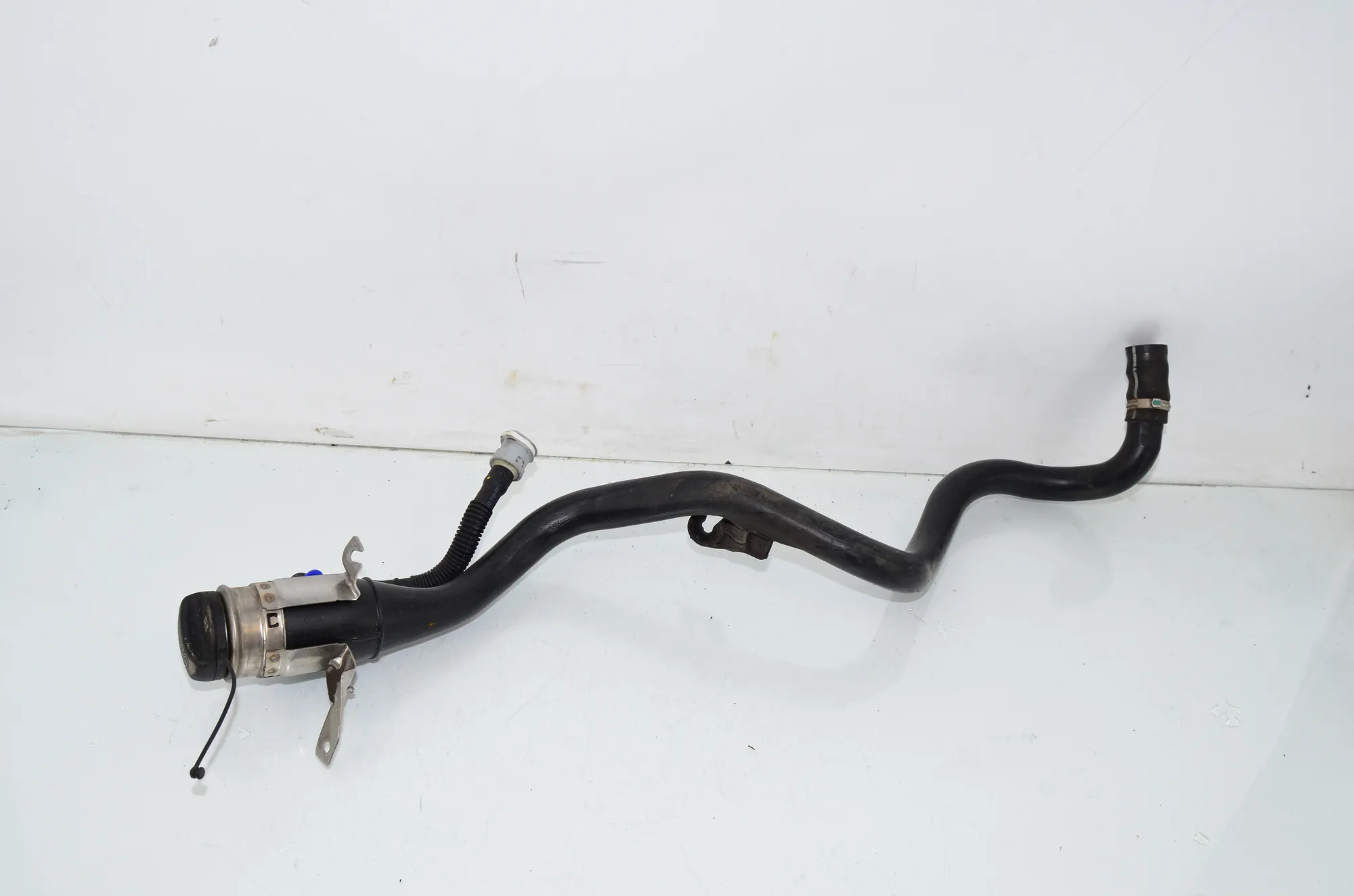 Fuel Tank Pipe – OEM 7449051 · BMW 3 Touring (G21) (2019 - -) 320 d Mild-Hybrid 2024