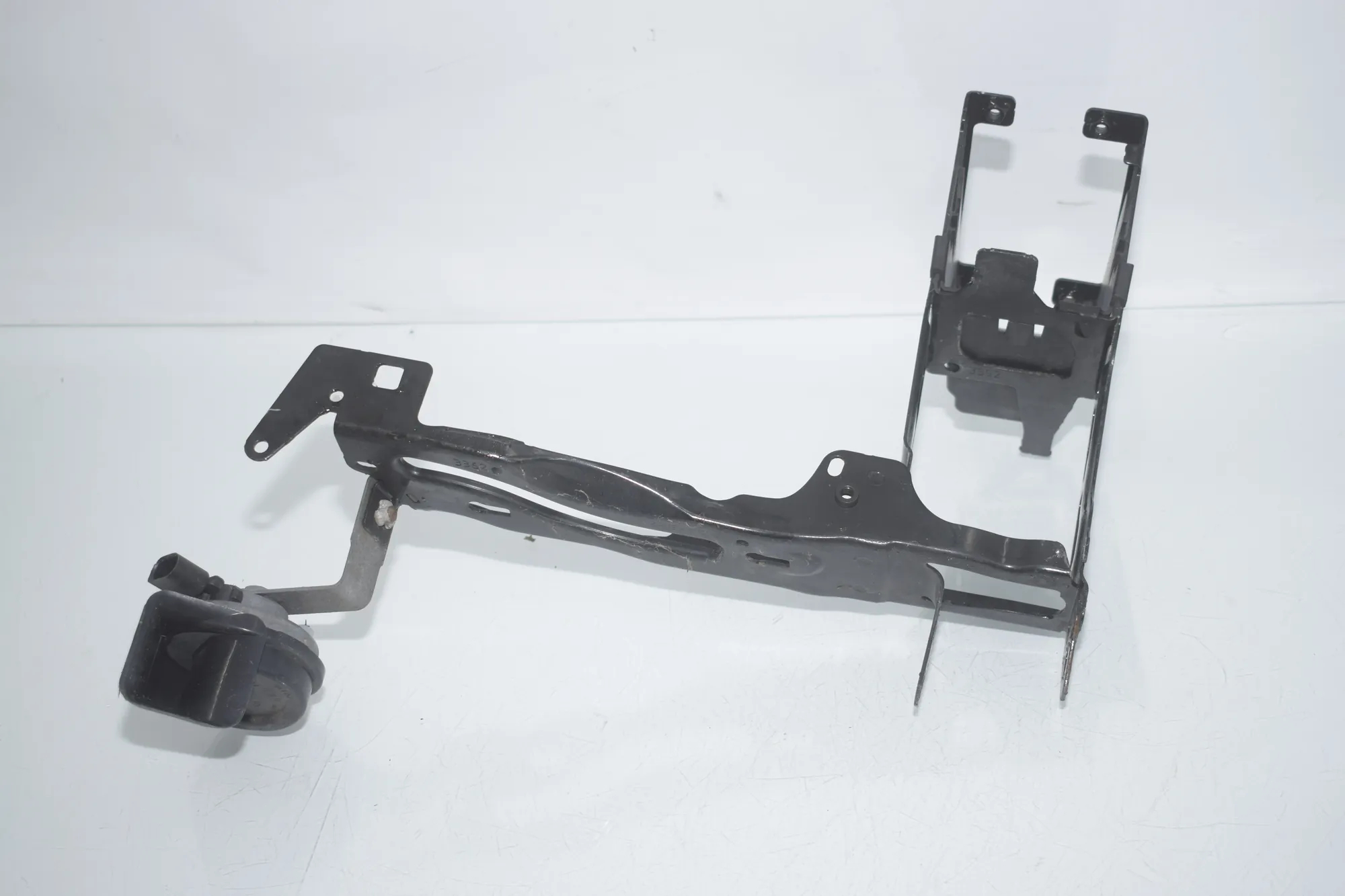 Right Headlight Bracket – OEM 7308803 · BMW 3 Touring (F31) BMW 3 Touring (F31) 320 d 2012 – 2