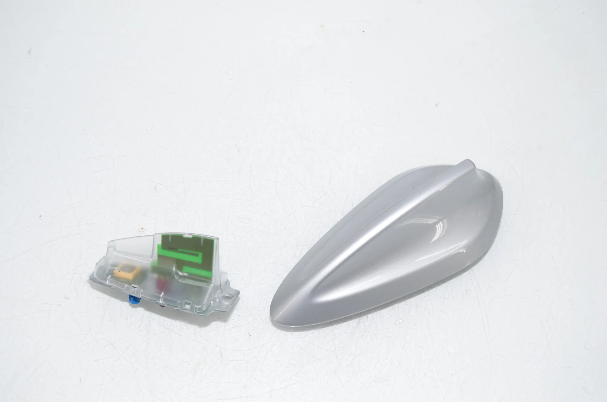 Antenna – OEM 9226896 · BMW 2 Active Tourer (F45) BMW 2 Active Tourer (F45) 218 i 2015 – 2