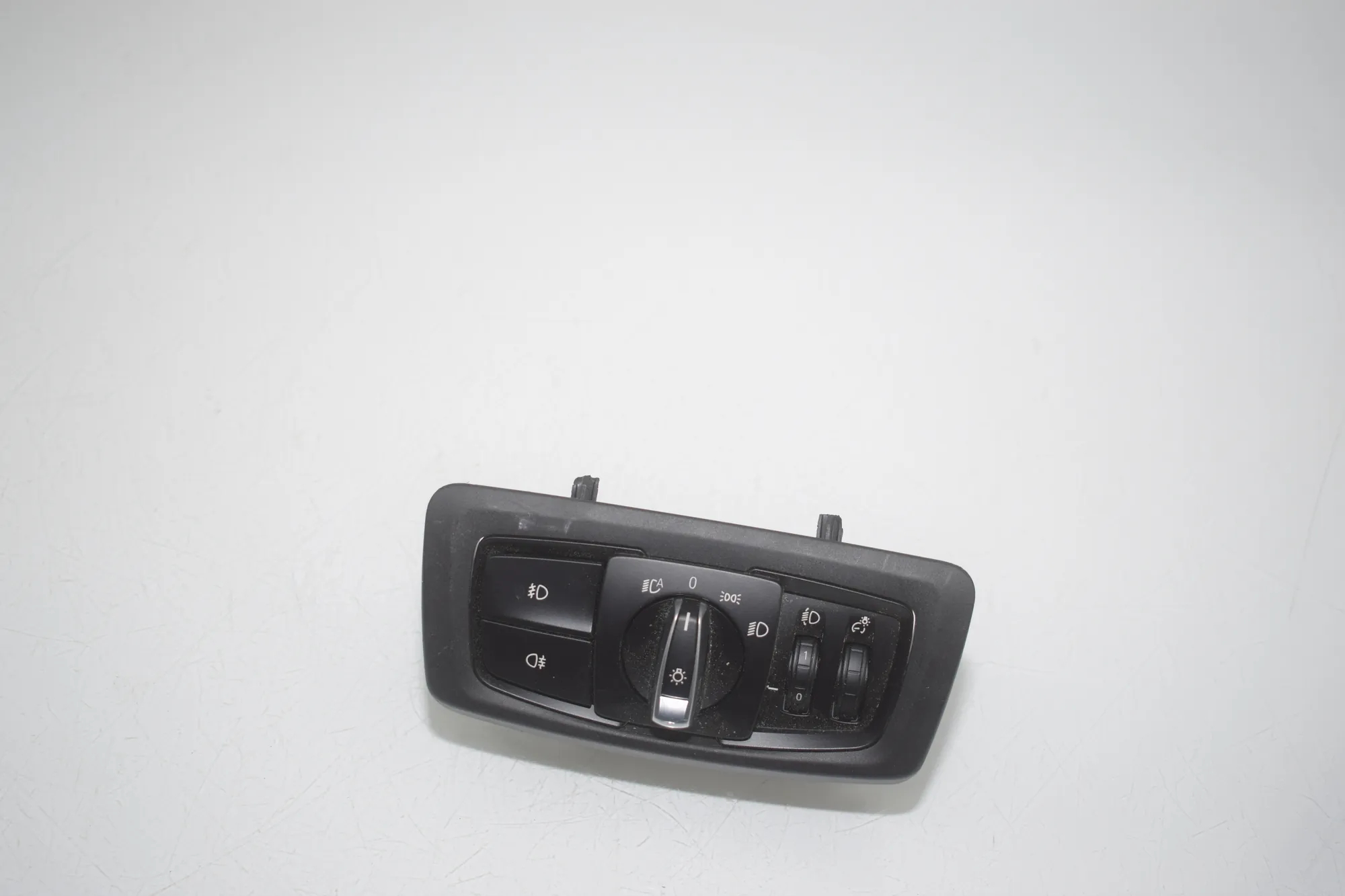 Headlight Switch Control Unit – OEM 9311729 · BMW 2 Active Tourer (F45) BMW 2 Active Tourer (F45) 218 i 2015 – 2