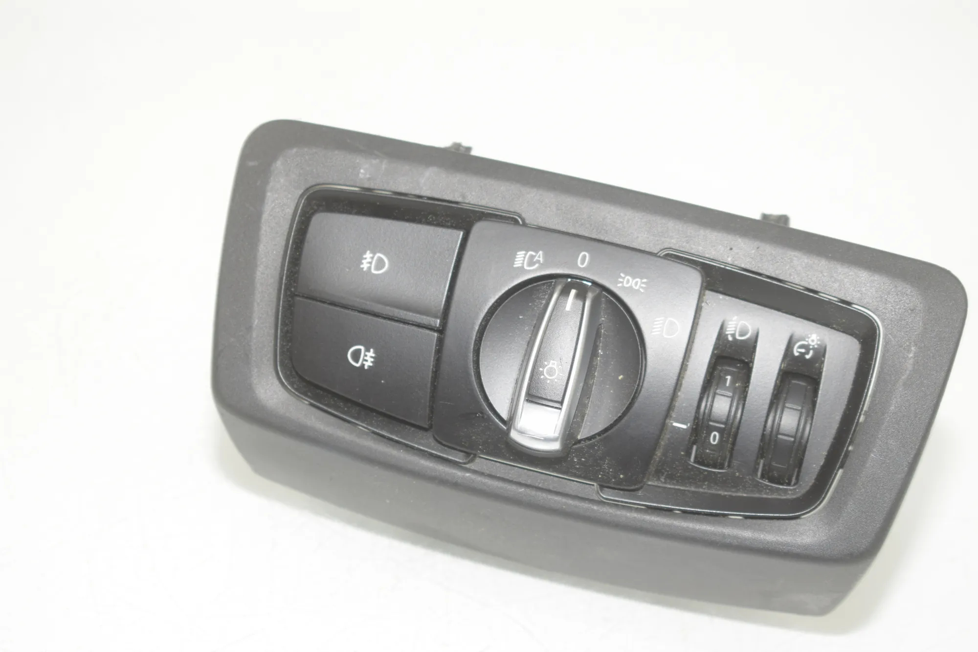 Headlight Switch Control Unit – OEM 9311729 · BMW 2 Active Tourer (F45) BMW 2 Active Tourer (F45) 218 i 2015 – 3
