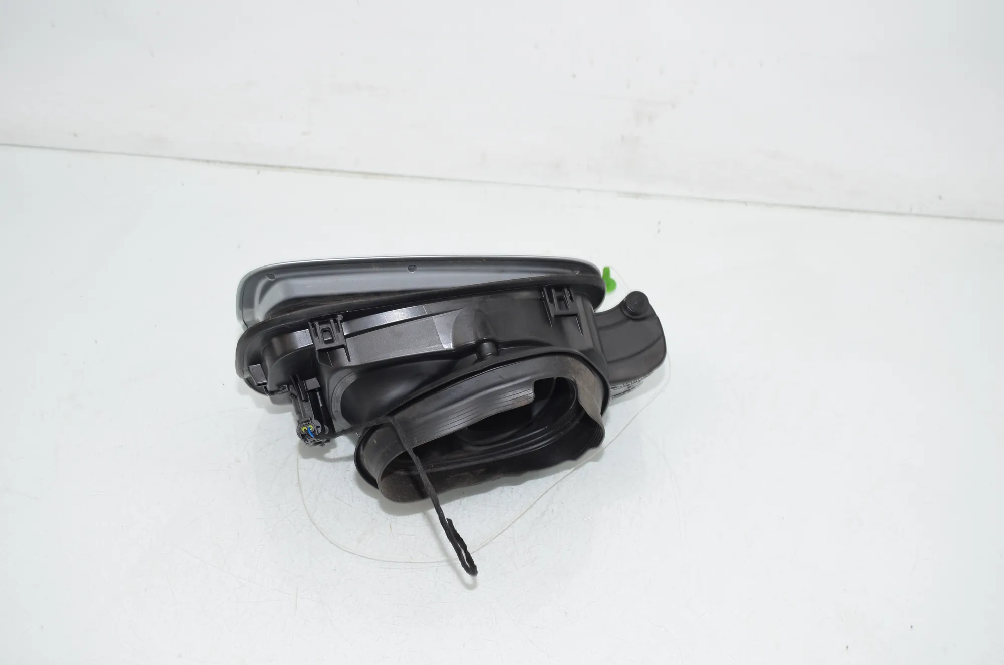 Fuel Tank Flap Cap – OEM 7302255 · BMW 2 Active Tourer (F45) BMW 2 Active Tourer (F45) 218 i 2015 – 2