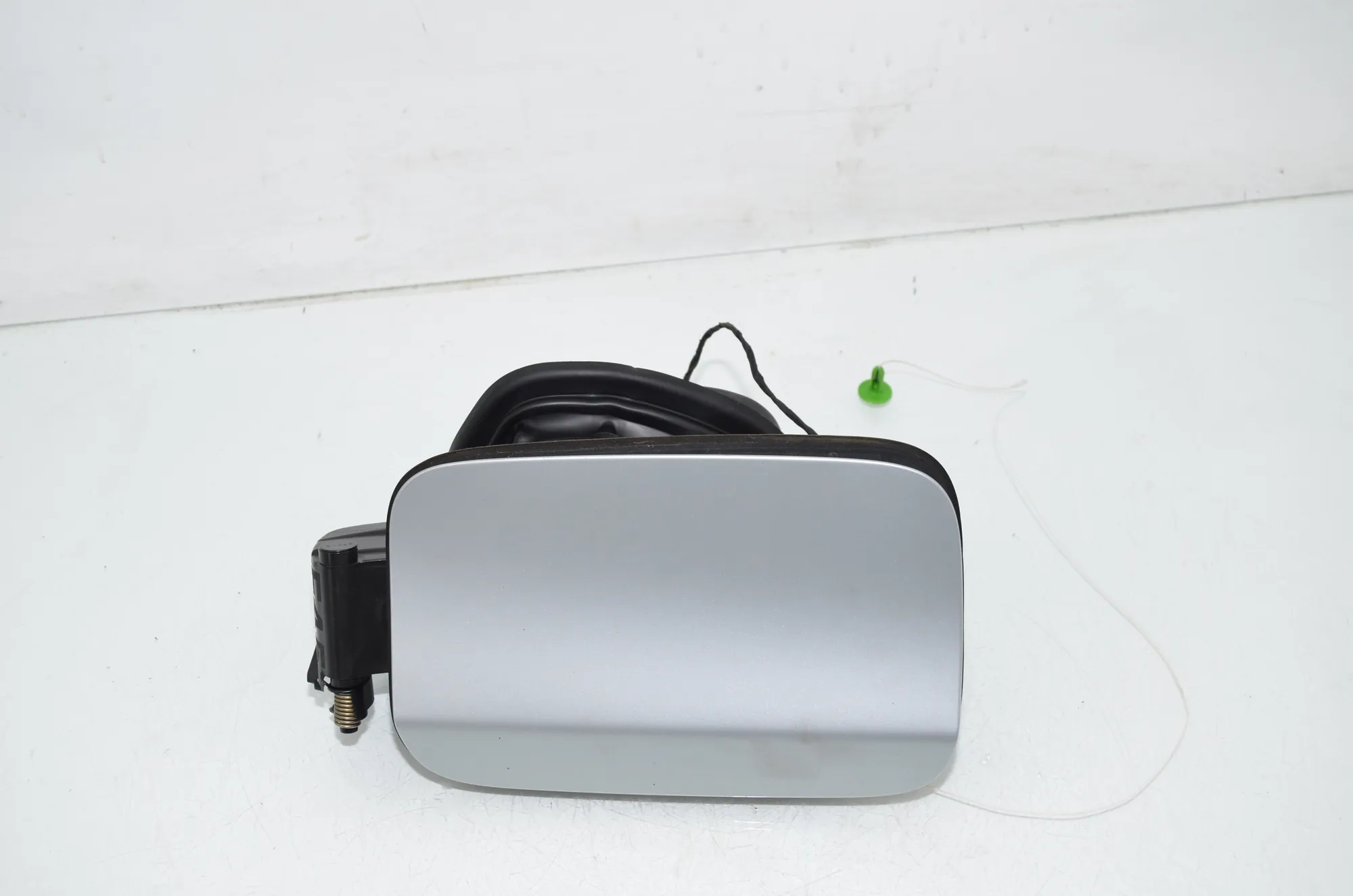 Fuel Tank Flap Cap – OEM 7302255 · BMW 2 Active Tourer (F45) BMW 2 Active Tourer (F45) 218 i 2015