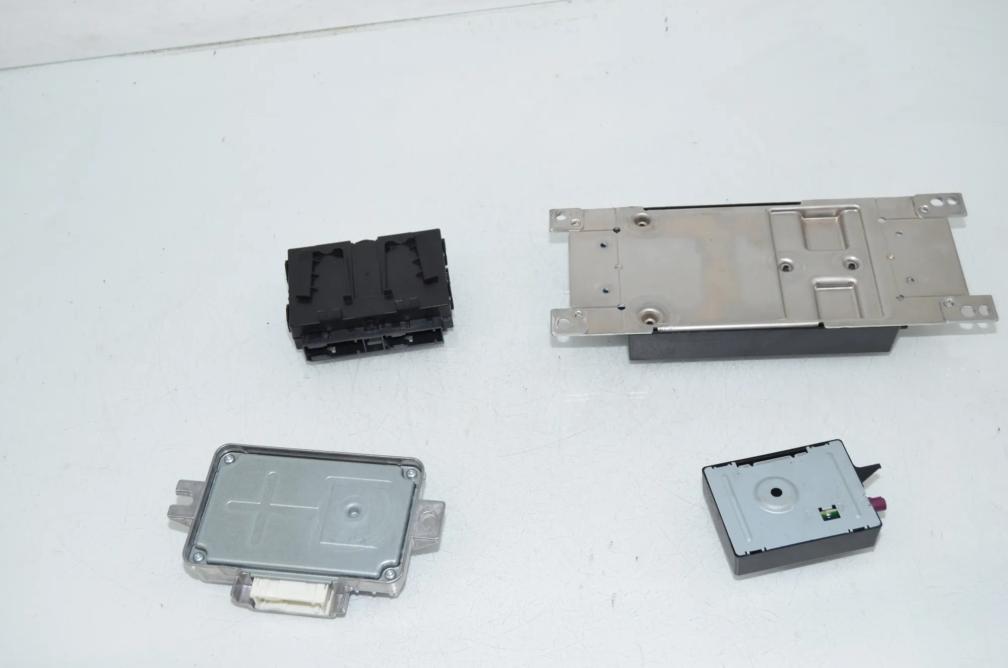 Other Control Units – OEM 6860936 · BMW 2 Active Tourer (F45) BMW 2 Active Tourer (F45) 218 i 2015 – 6