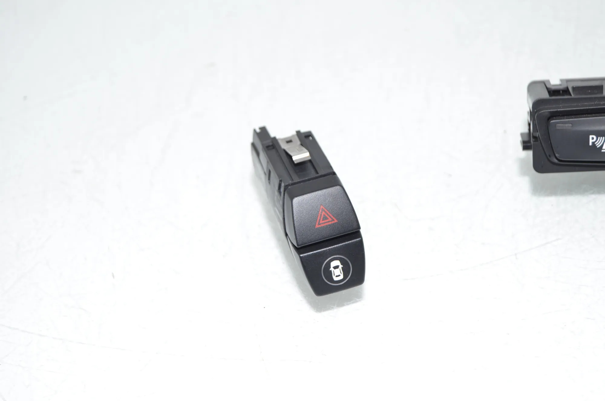 Switches – OEM 9354186 · BMW 2 Active Tourer (F45) BMW 2 Active Tourer (F45) 218 i 2015 – 2
