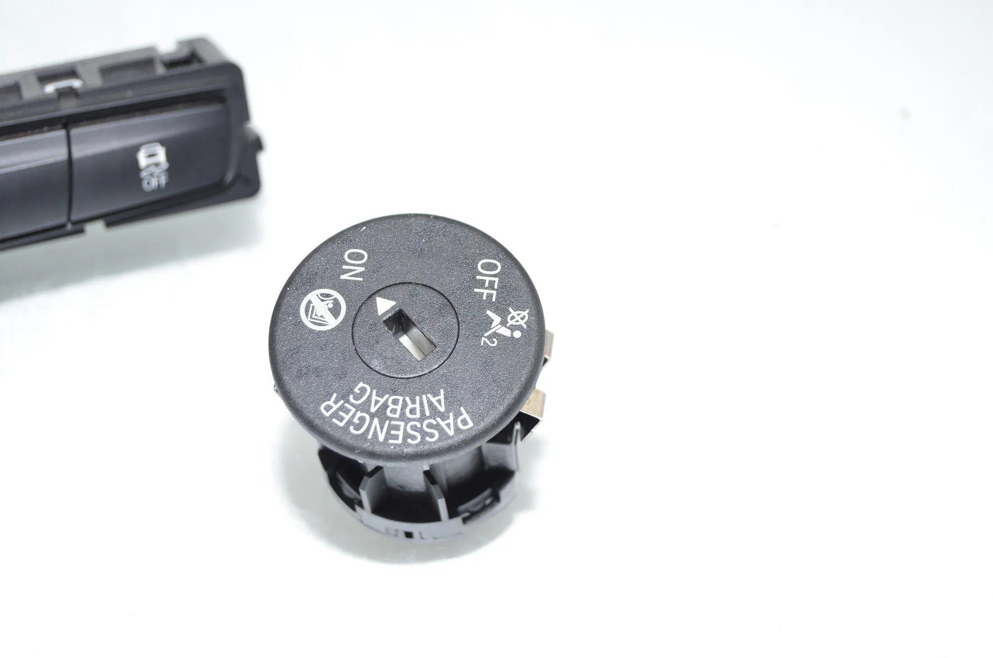 Switches – OEM 9354186 · BMW 2 Active Tourer (F45) BMW 2 Active Tourer (F45) 218 i 2015 – 4