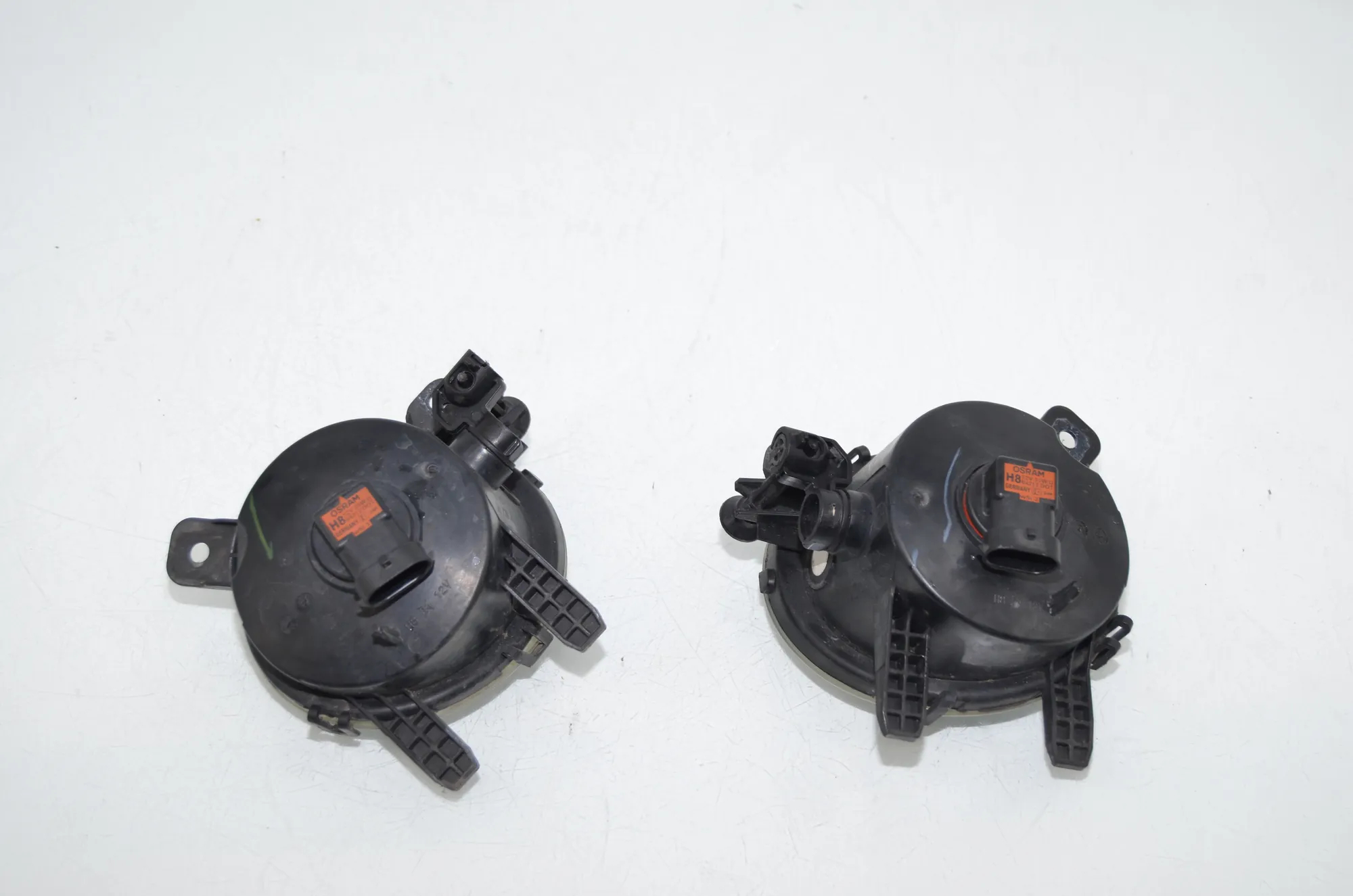 Front Left Fog Light – OEM 7342116 · BMW 2 Active Tourer (F45) BMW 2 Active Tourer (F45) 218 i 2015 – 3