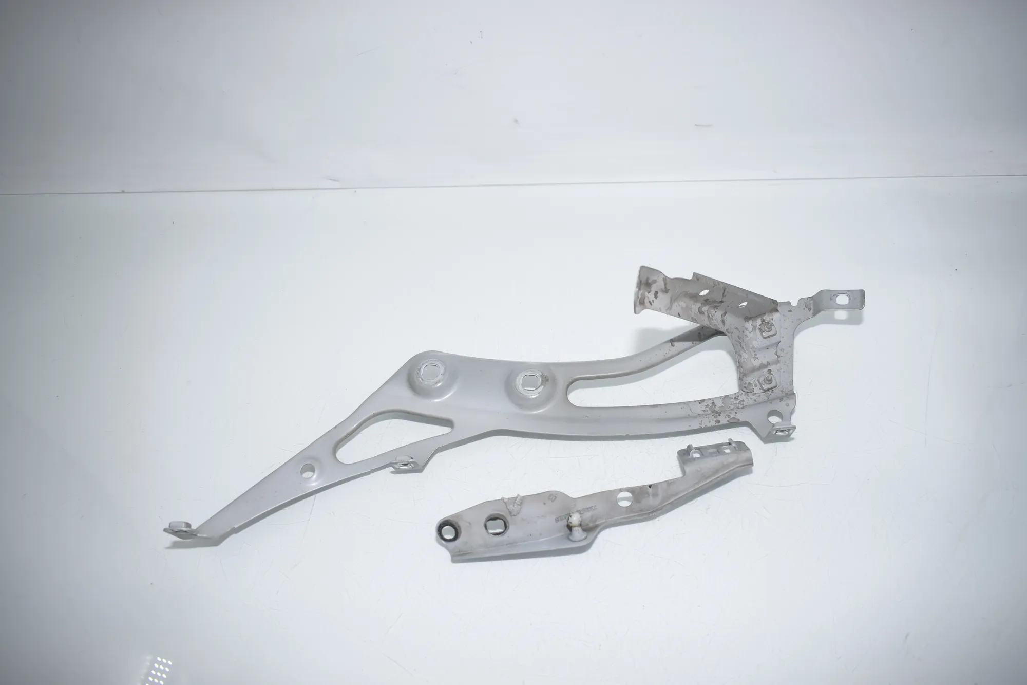 Bracket – OEM 7300532 · BMW 2 Active Tourer (F45) BMW 2 Active Tourer (F45) 218 i 2015 – 2