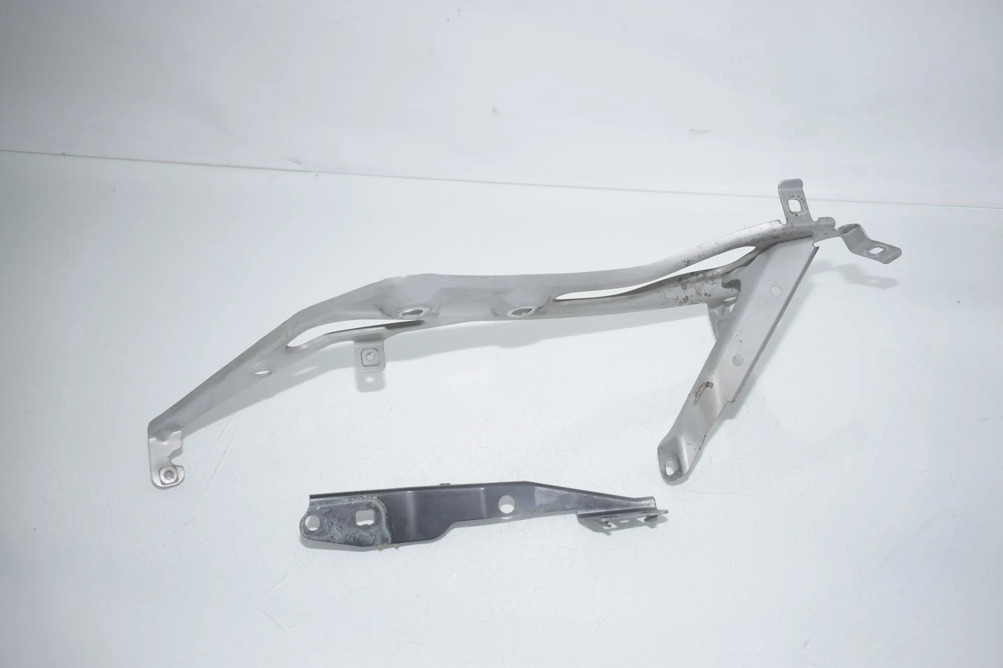 Bracket – OEM 7300532 · BMW 2 Active Tourer (F45) BMW 2 Active Tourer (F45) 218 i 2015 – 3