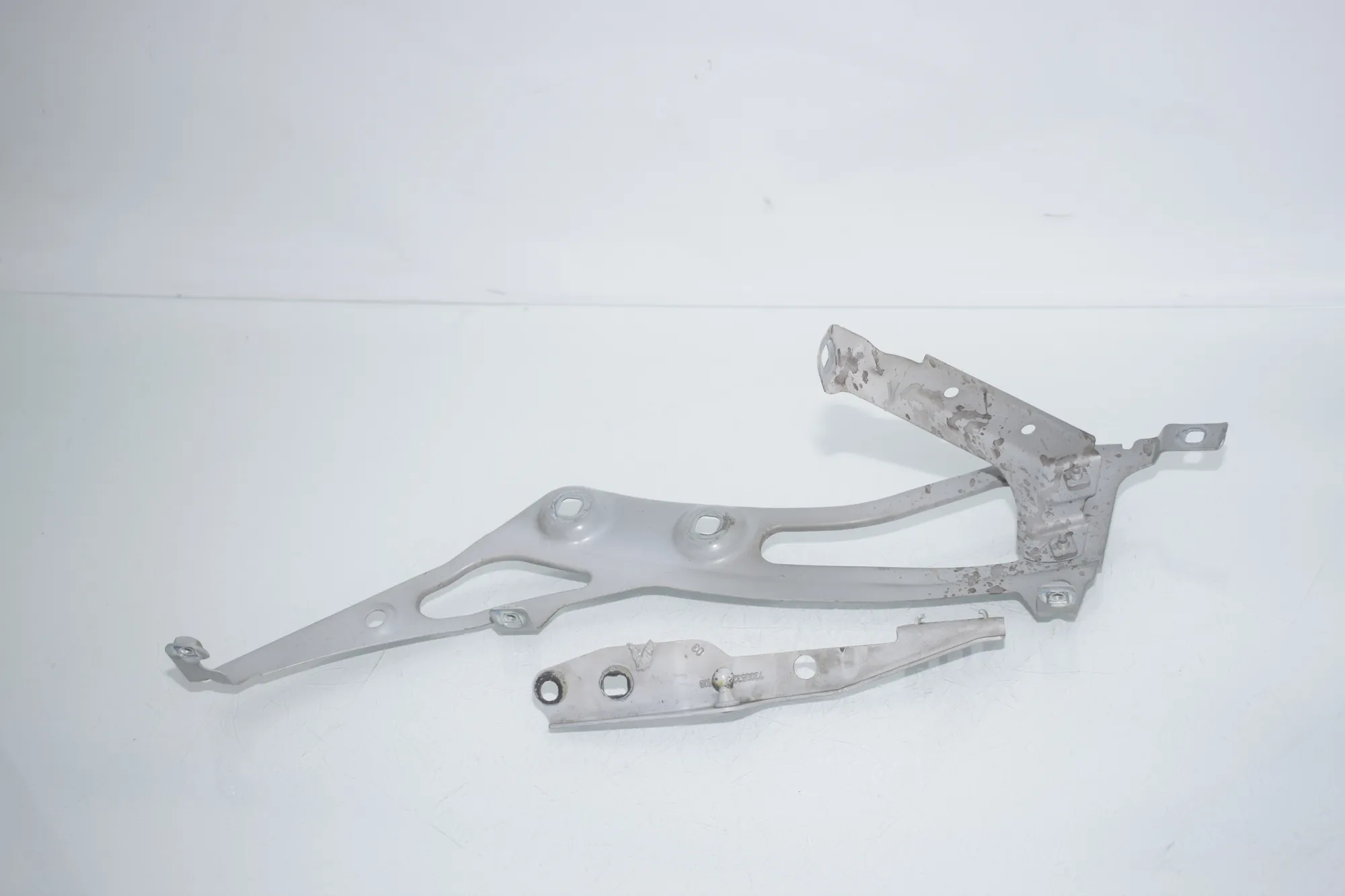 Bracket – OEM 7300532 · BMW 2 Active Tourer (F45) BMW 2 Active Tourer (F45) 218 i 2015