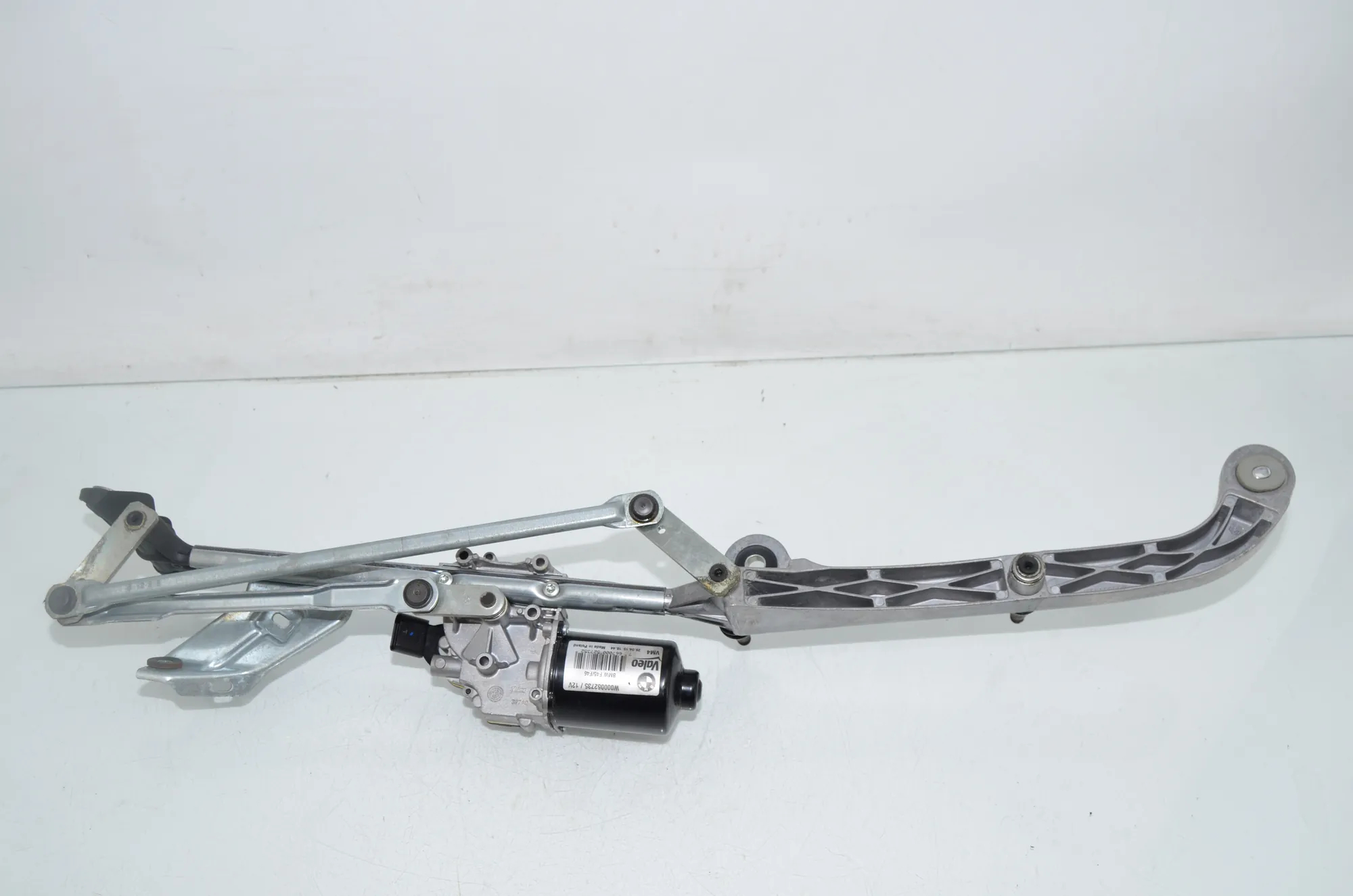 Front Windshield Wiper Mechanism – OEM 7301045 · BMW 2 Active Tourer (F45) BMW 2 Active Tourer (F45) 218 i 2015 – 3