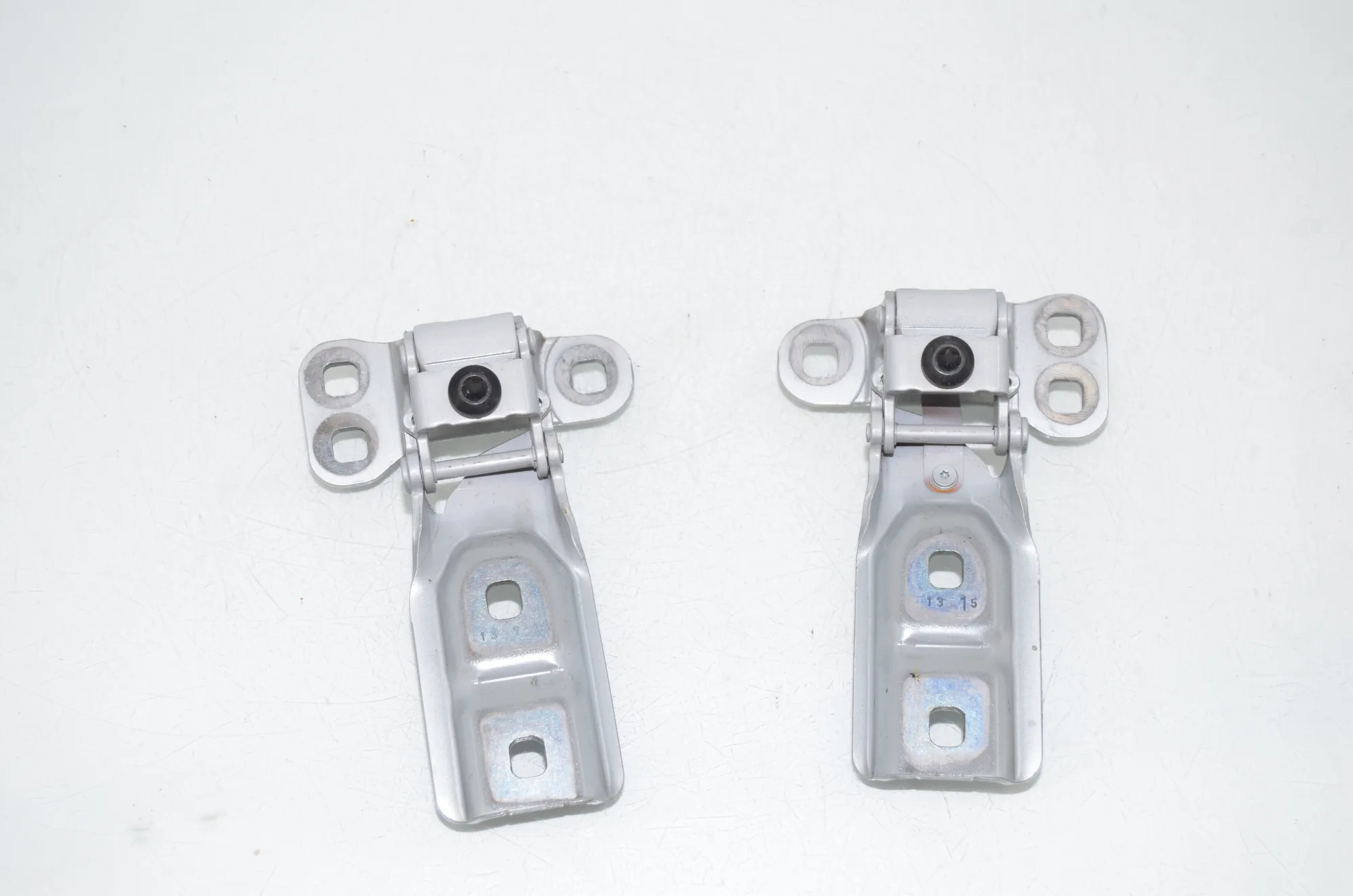 Left Side Bootlid Hinge – OEM 7300810 · BMW 2 Active Tourer (F45) BMW 2 Active Tourer (F45) 218 i 2015 – 2