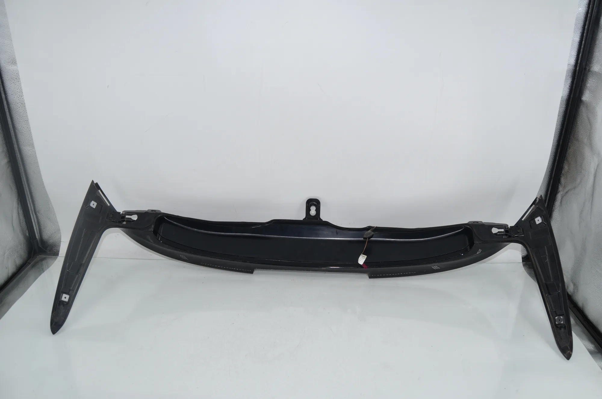 Rear Windshield Spoiler – OEM 7348578 · BMW 2 Active Tourer (F45) BMW 2 Active Tourer (F45) 218 i 2015 – 3