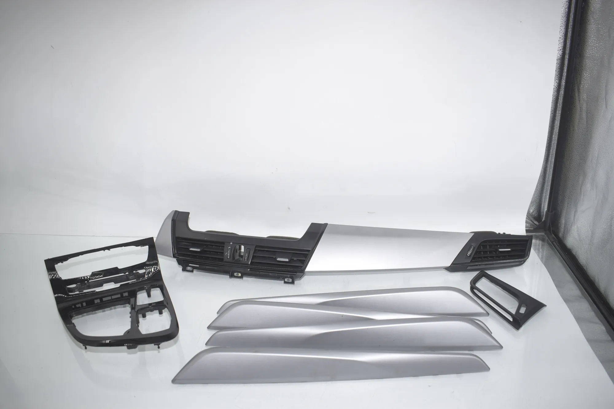 Interior Trim Strips Kit – OEM 9287611 · BMW 2 Active Tourer (F45) BMW 2 Active Tourer (F45) 218 i 2015
