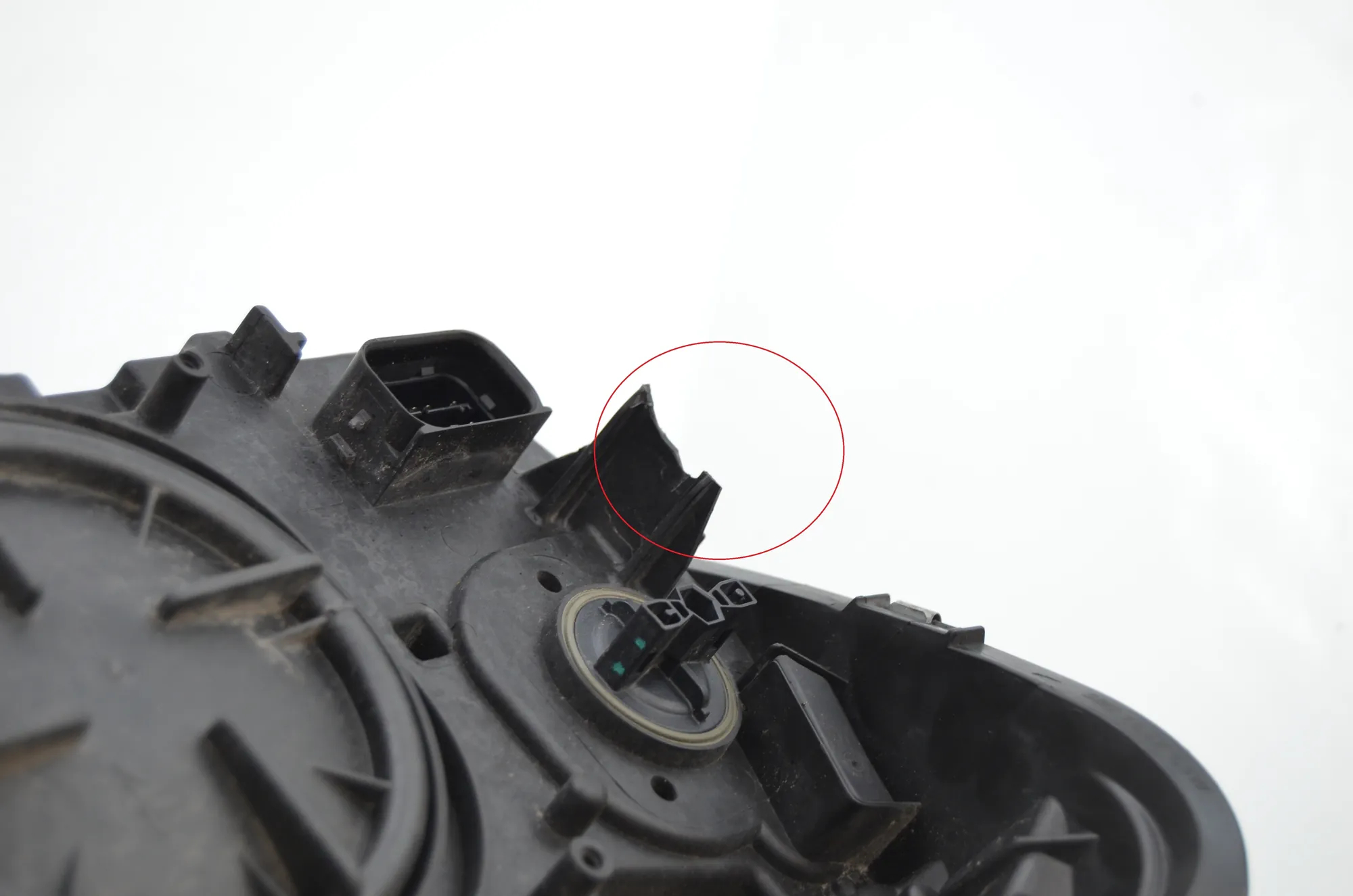 Front Left Headlight – OEM 7422573 · BMW 2 Active Tourer (F45) BMW 2 Active Tourer (F45) 218 i 2015 – 6