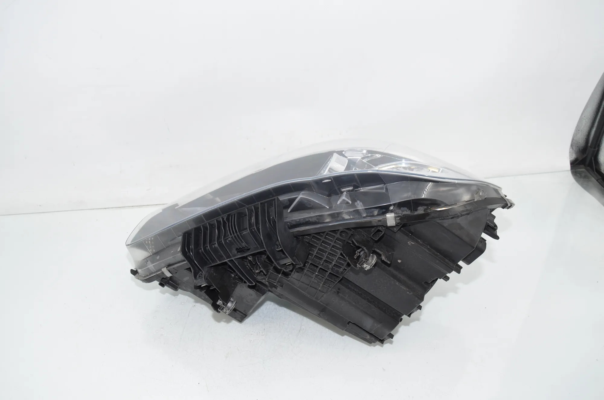 Front Left Headlight – OEM 7422573 · BMW 2 Active Tourer (F45) BMW 2 Active Tourer (F45) 218 i 2015 – 3