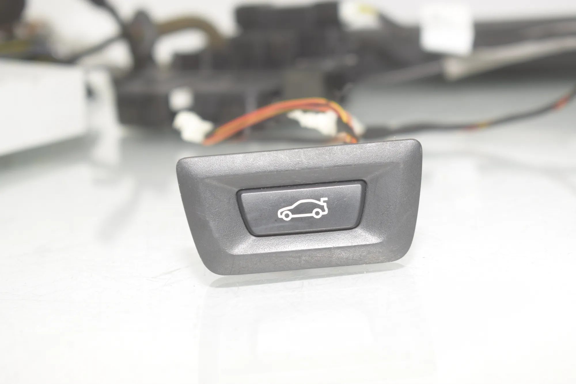 Electric Tailgate Opening Kit – OEM 7388490 · BMW 2 Active Tourer (F45) BMW 2 Active Tourer (F45) 218 i 2015 – 6