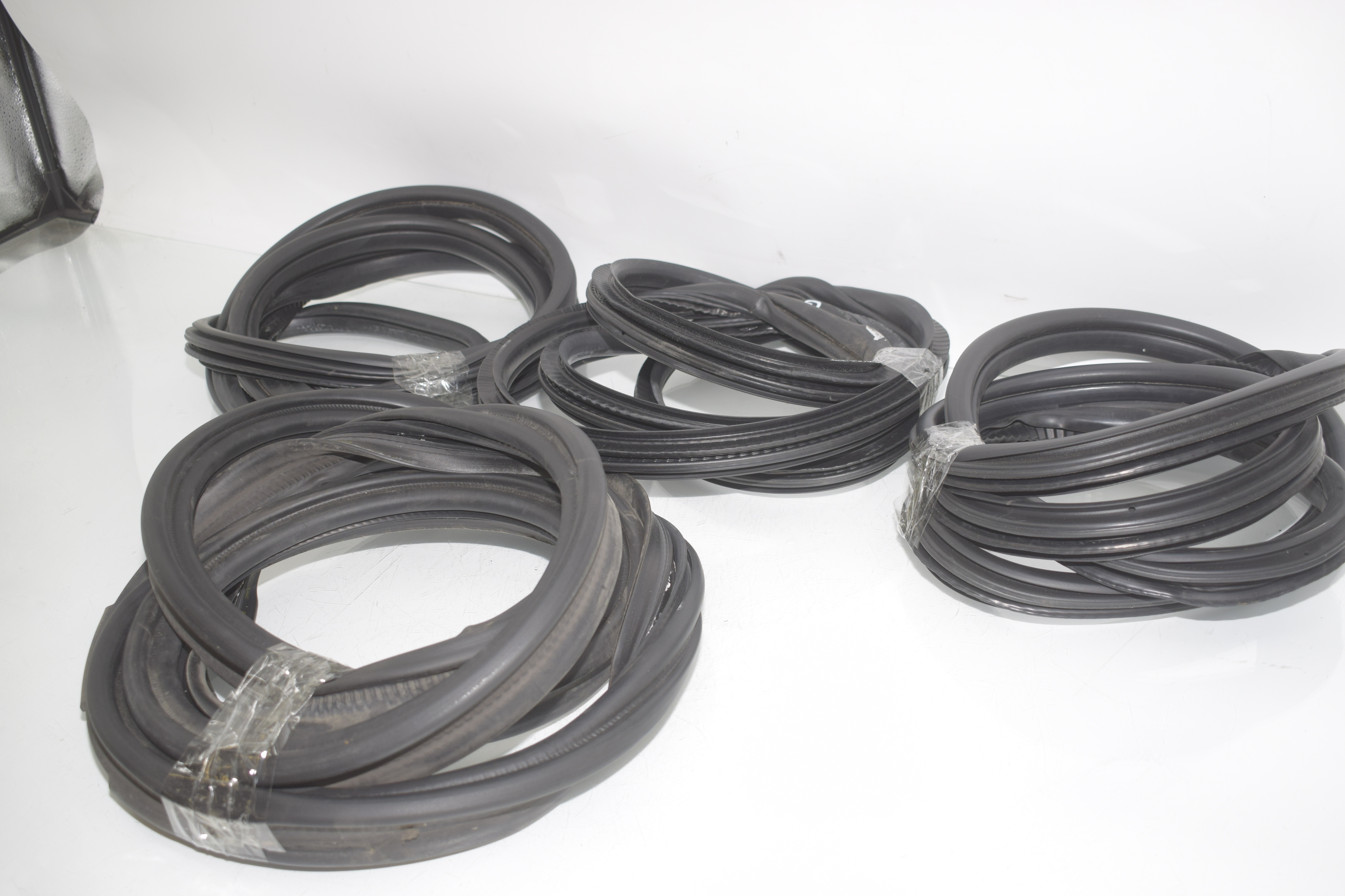 Front Left Door Seal Rubber – OEM 7420077 · BMW 2 Active Tourer (F45) BMW 2 Active Tourer (F45) 218 i 2015 – 7