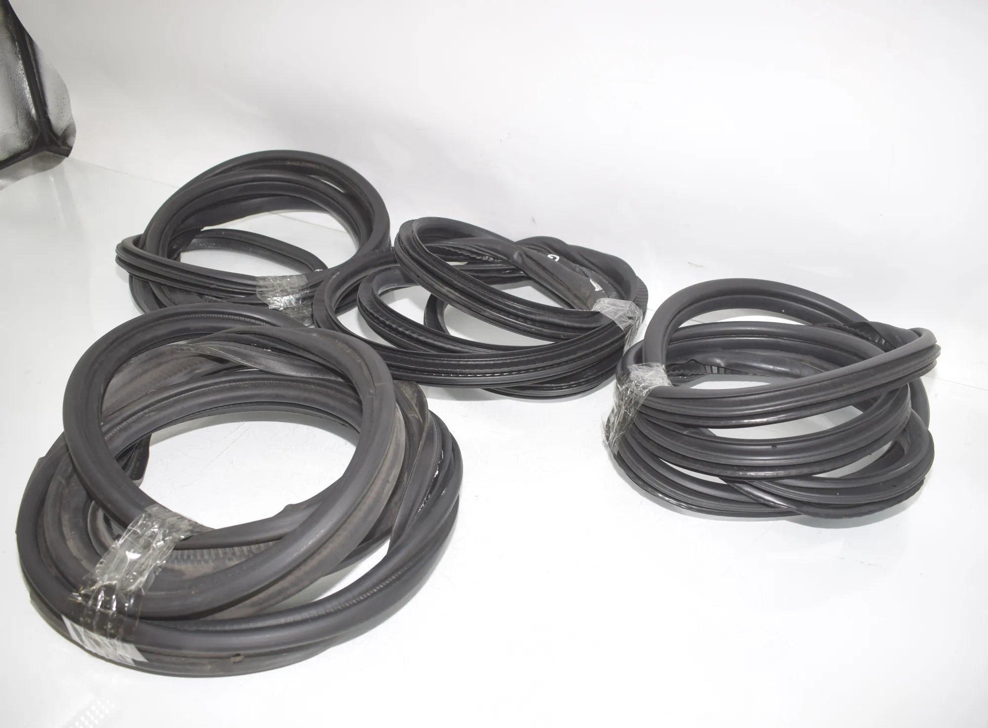 Front Left Door Seal Rubber – OEM 7420077 · BMW 2 Active Tourer (F45) BMW 2 Active Tourer (F45) 218 i 2015 – 6