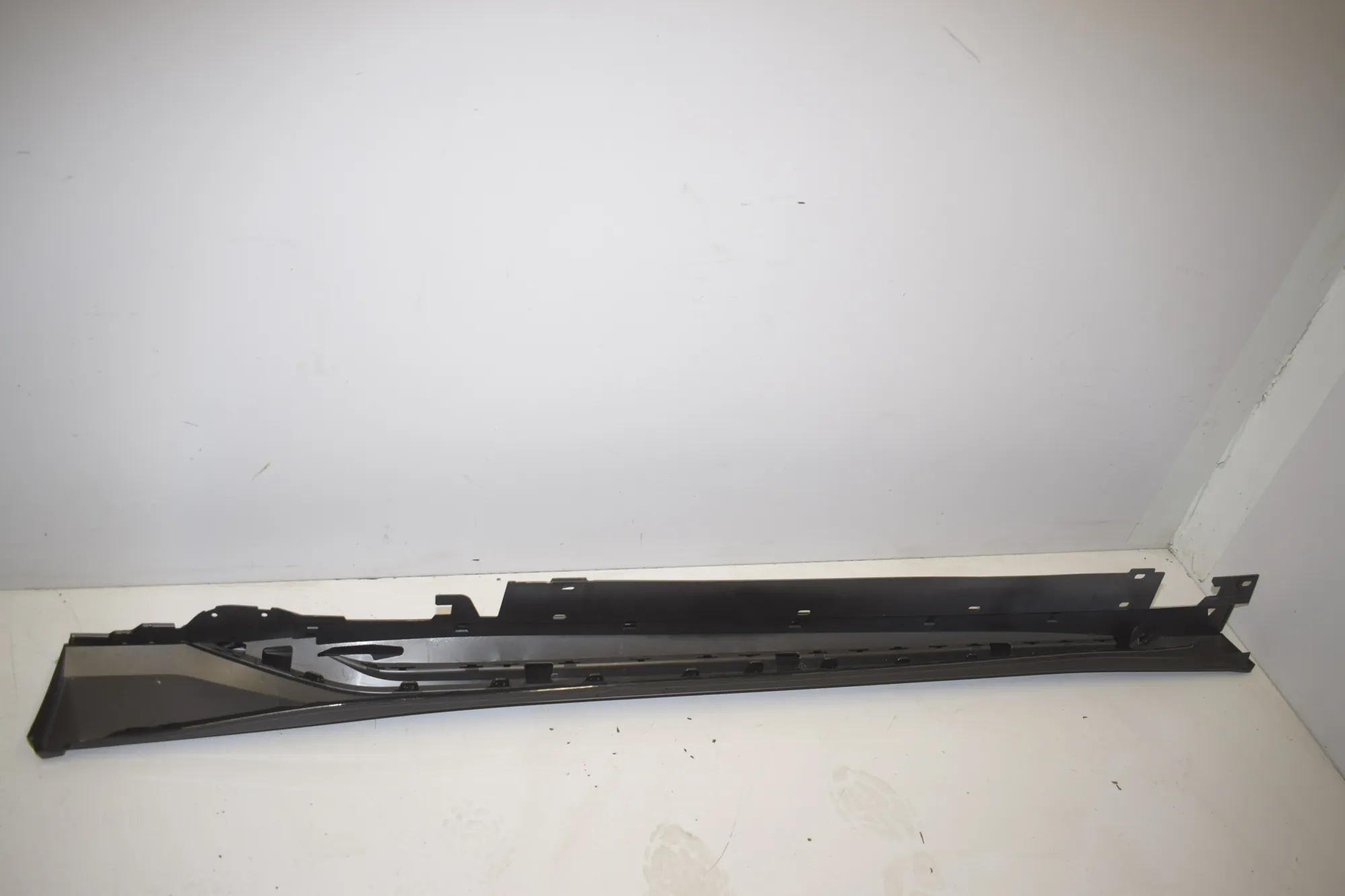 Left Side Plastic Sideskirt Cover · BMW iX1 (U11 BEV) BMW iX1 (U11 BEV) iX1 eDrive 20 2023 – 3