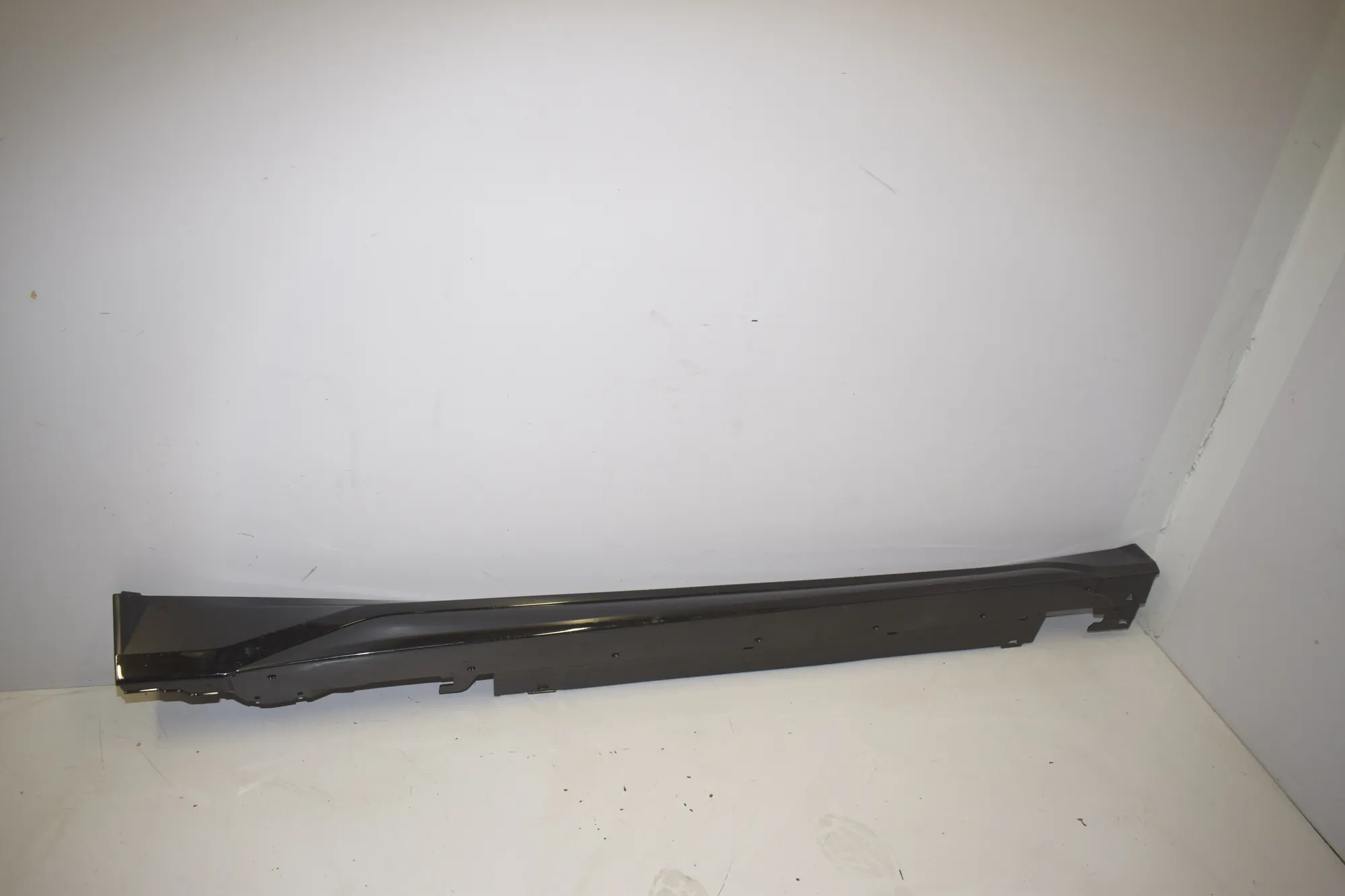 Left Side Plastic Sideskirt Cover · BMW iX1 (U11 BEV) BMW iX1 (U11 BEV) iX1 eDrive 20 2023
