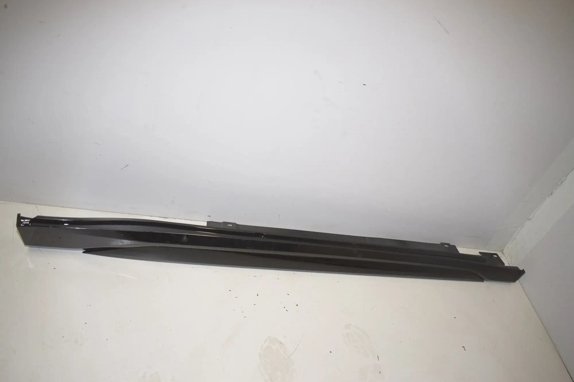 Left Side Plastic Sideskirt Cover · BMW iX1 (U11 BEV) BMW iX1 (U11 BEV) iX1 eDrive 20 2023 – 2