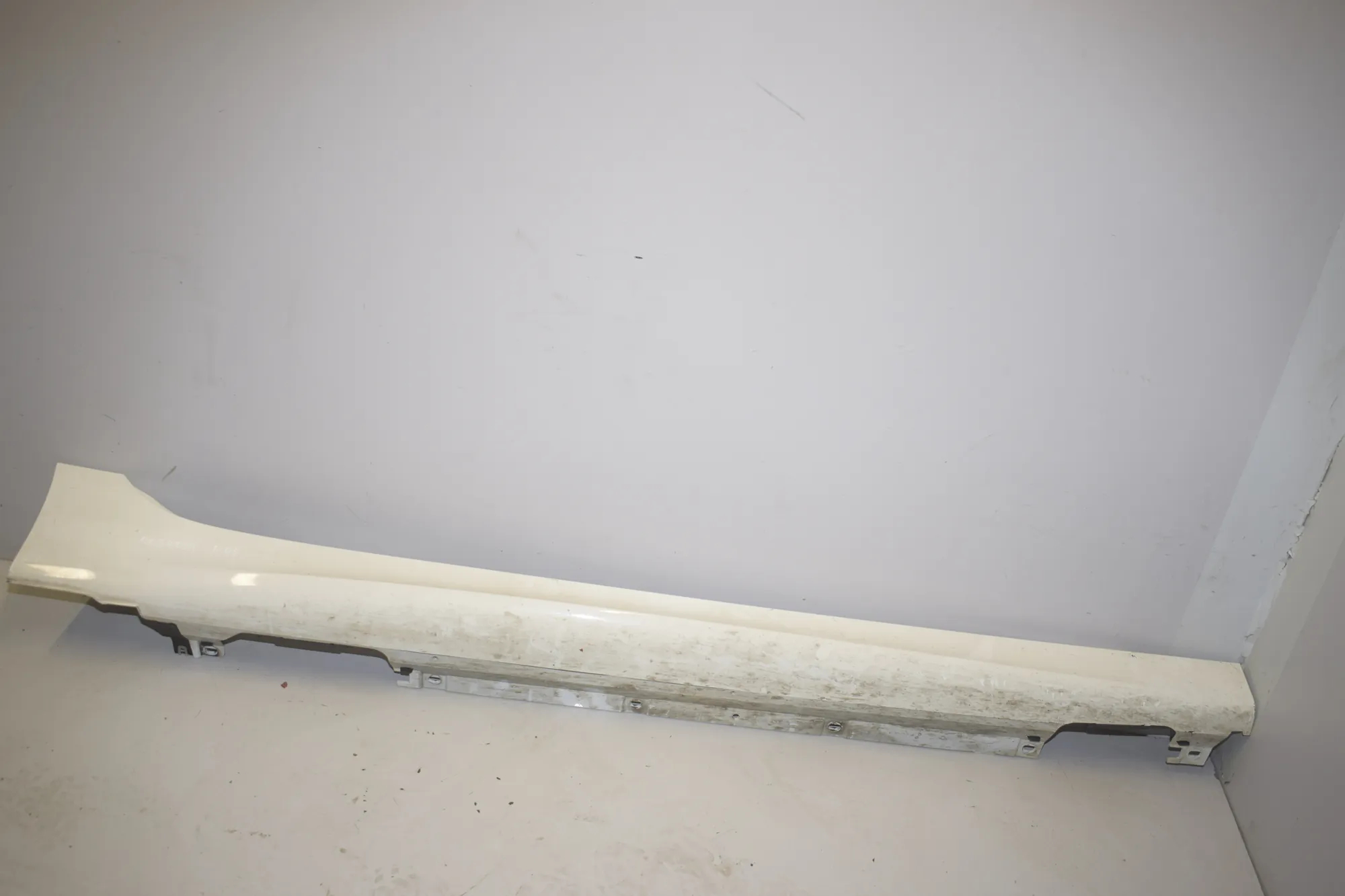 Right Side Plastic Sideskirt Cover – OEM 8057914 · BMW 2 Active Tourer (F45) BMW 2 Active Tourer (F45) 225 xe 2019 – 2