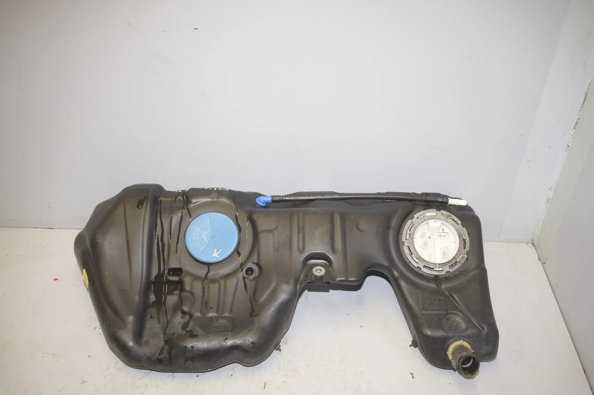 Fuel Tank – OEM 7294609 · BMW 3 Touring (F31) BMW 3 Touring (F31) 320 d 2012