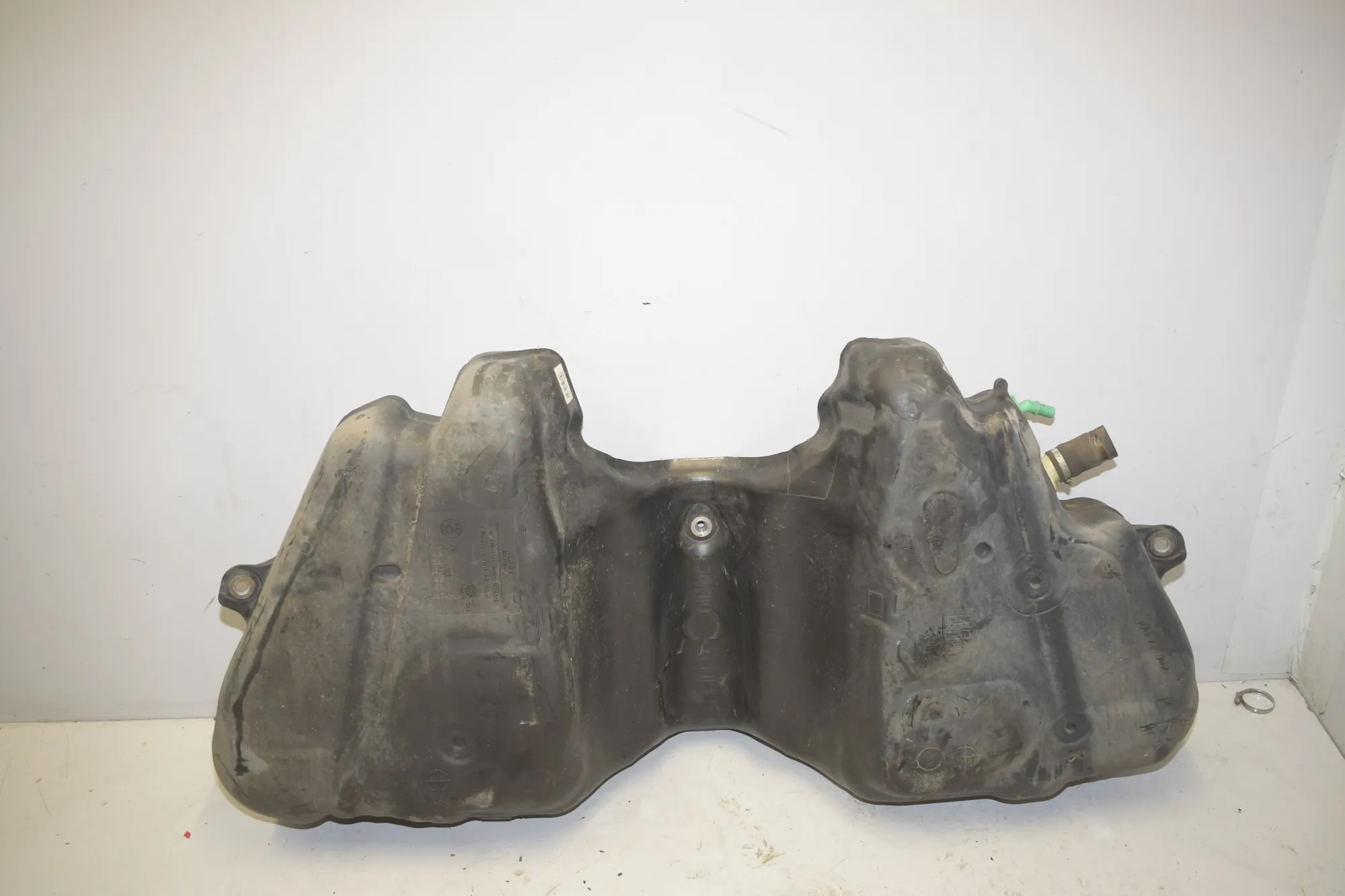 Fuel Tank – OEM 7267498 · BMW 7 (F01, F02) BMW 7 (F01, F02) 750 i 2010 – 3