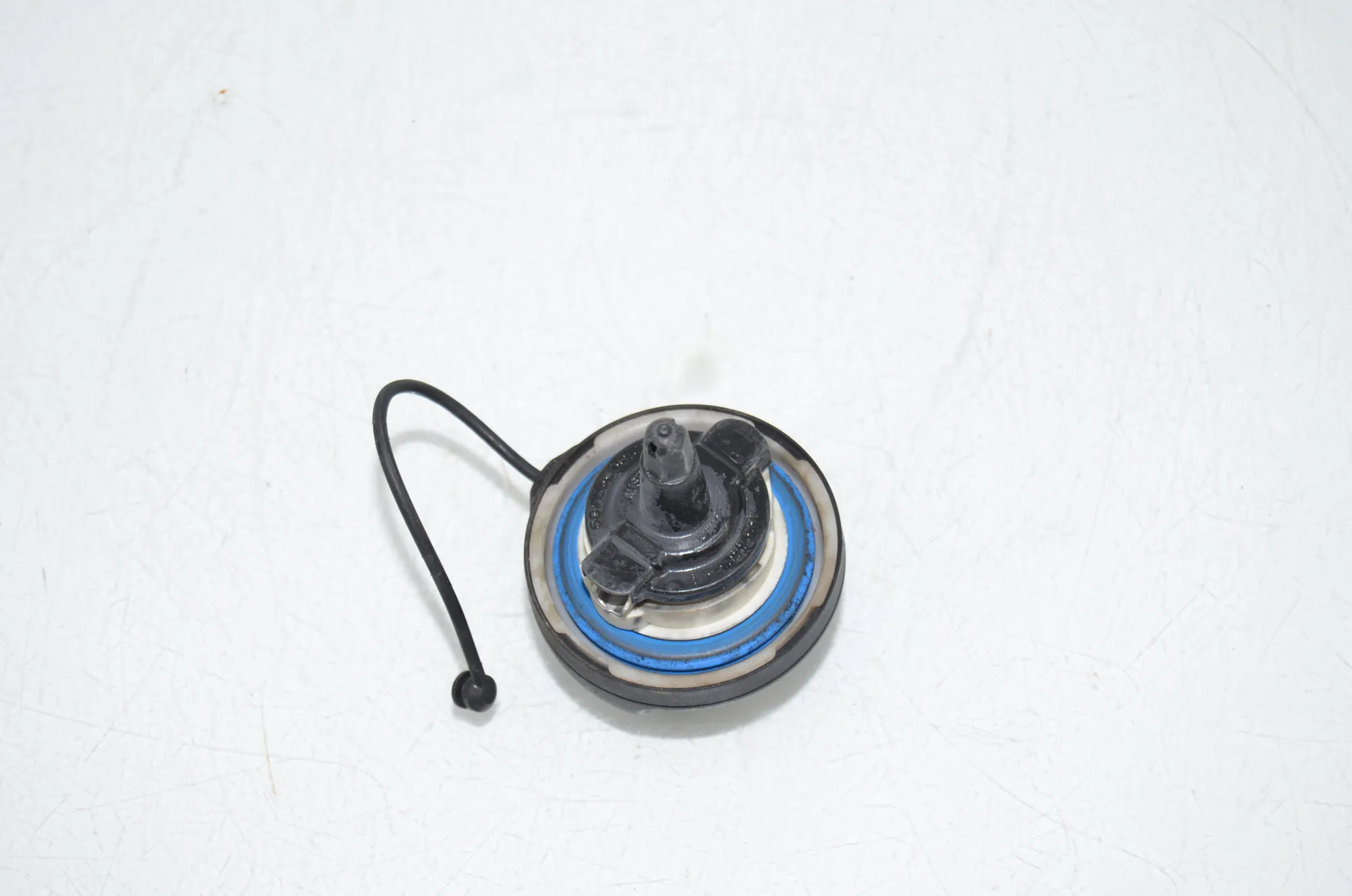 Fuel Tank Cap – OEM 7483446 · BMW 2 Active Tourer (F45) BMW 2 Active Tourer (F45) 225 xe 2019 – 3