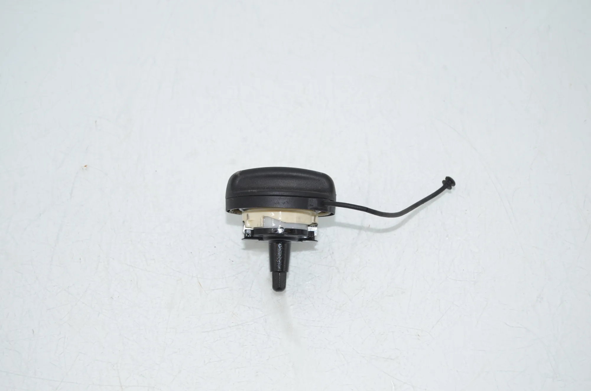 Fuel Tank Cap – OEM 7222392 · BMW X5 (F15, F85) BMW X5 (F15, F85) M 50 d 2014 – 4
