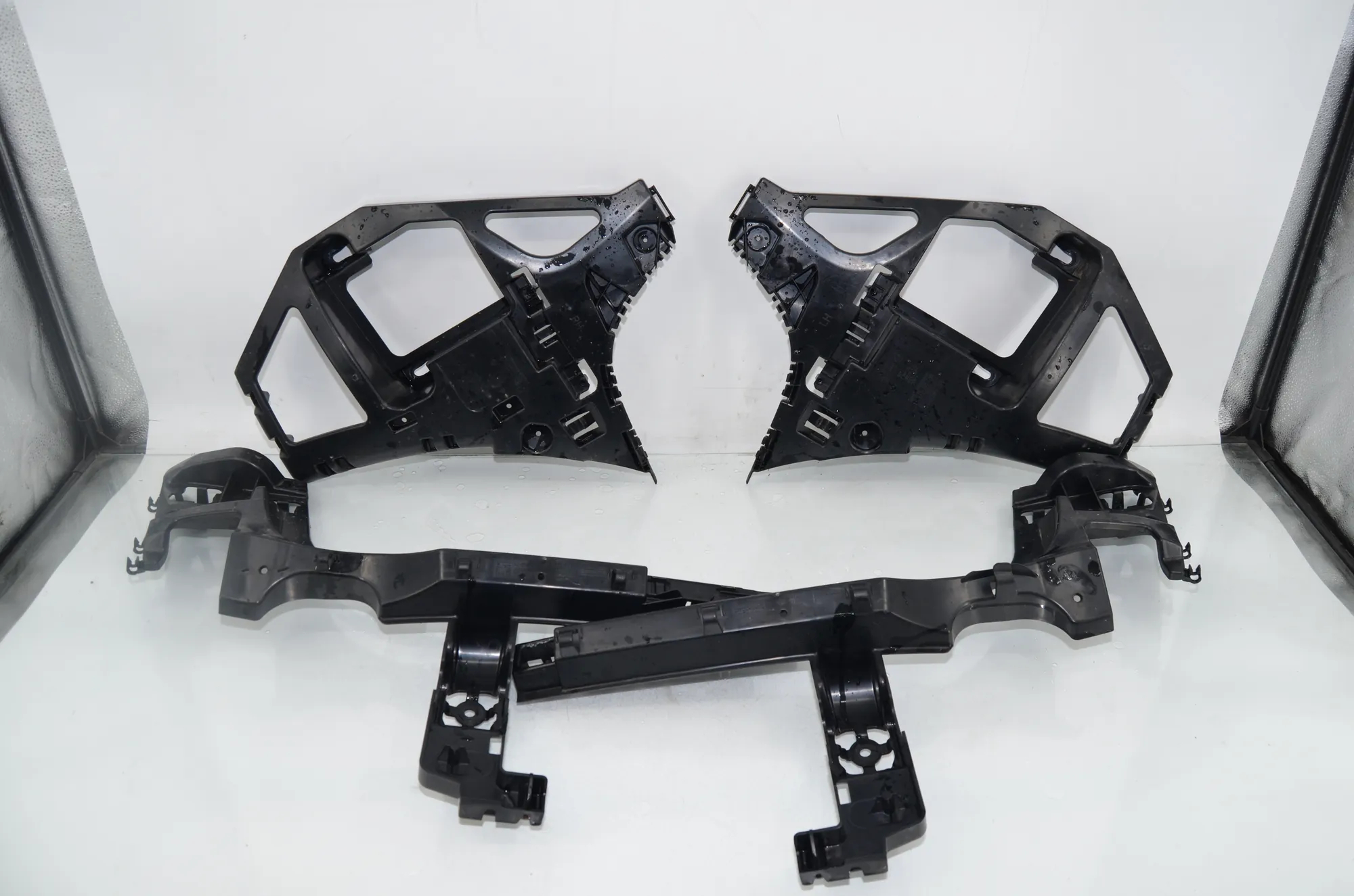 Rear Right Bumper Bracket – OEM 7376925 · BMW 2 Active Tourer (F45) BMW 2 Active Tourer (F45) 218 i 2015