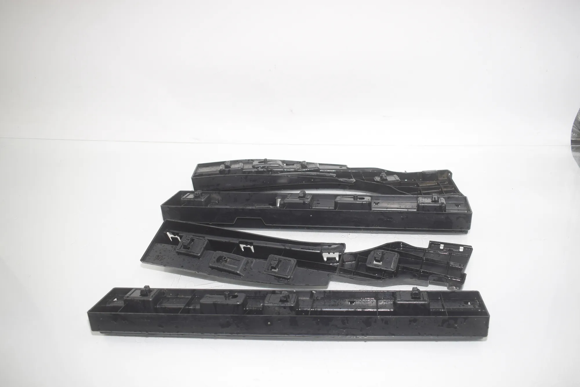 Sideskirt Bracket – OEM 7301944 · BMW 2 Active Tourer (F45) BMW 2 Active Tourer (F45) 218 i 2015 – 3