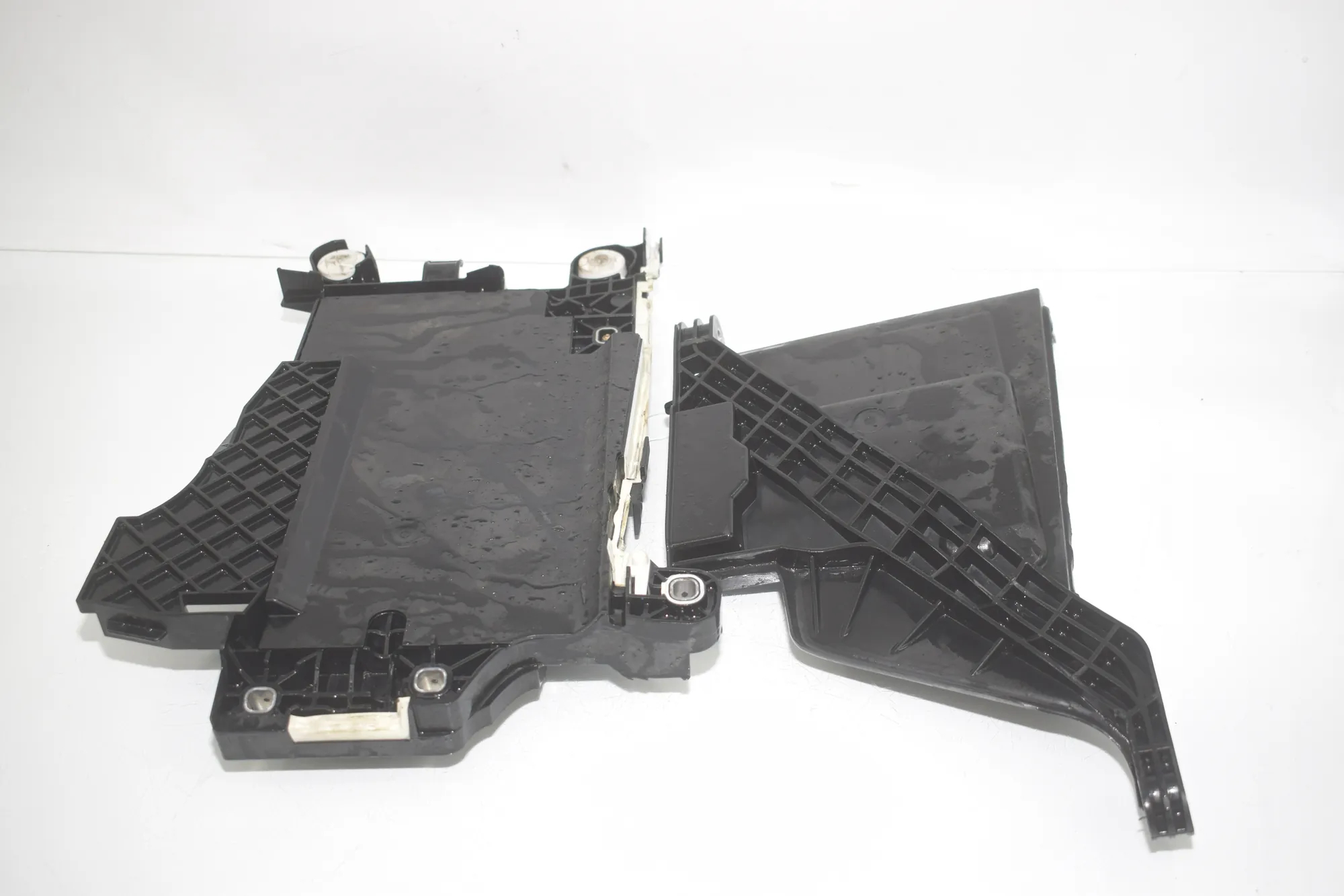 Battery Holder Tray – OEM 7641798 · BMW 2 Active Tourer (F45) BMW 2 Active Tourer (F45) 218 i 2015