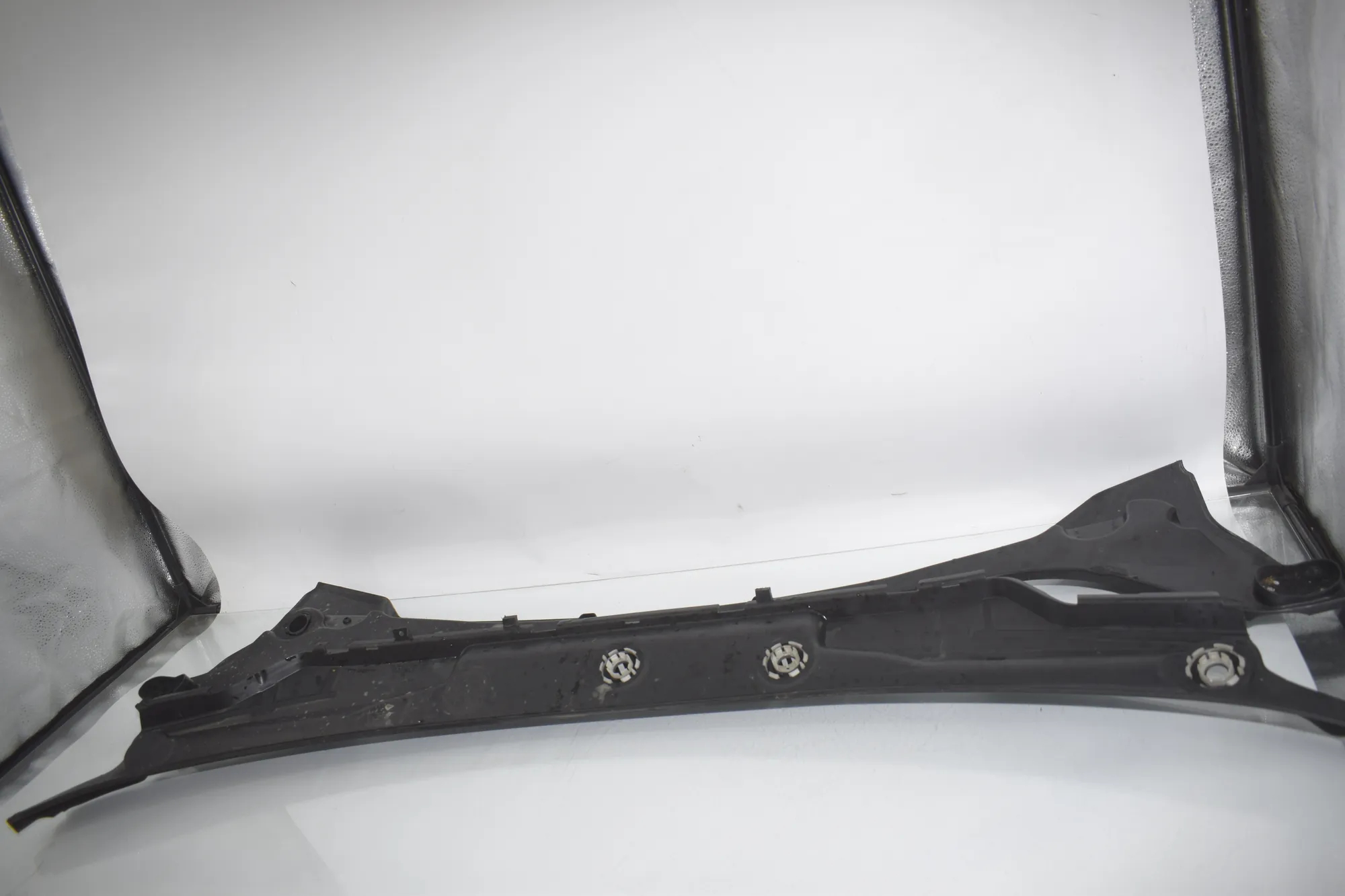 Front Wiper Cowl Trim – OEM 7301016 · BMW 2 Active Tourer (F45) BMW 2 Active Tourer (F45) 218 i 2015 – 3