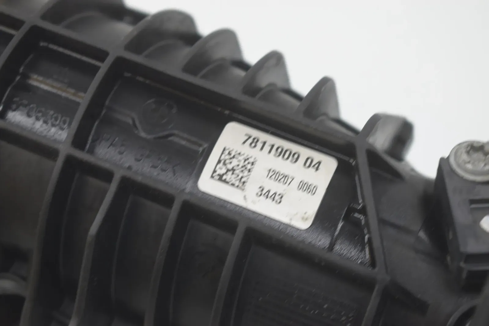 Intake Manifold – OEM 7811909 · BMW X3 (F25) BMW X3 (F25) xDrive 30 d 2012 – 5